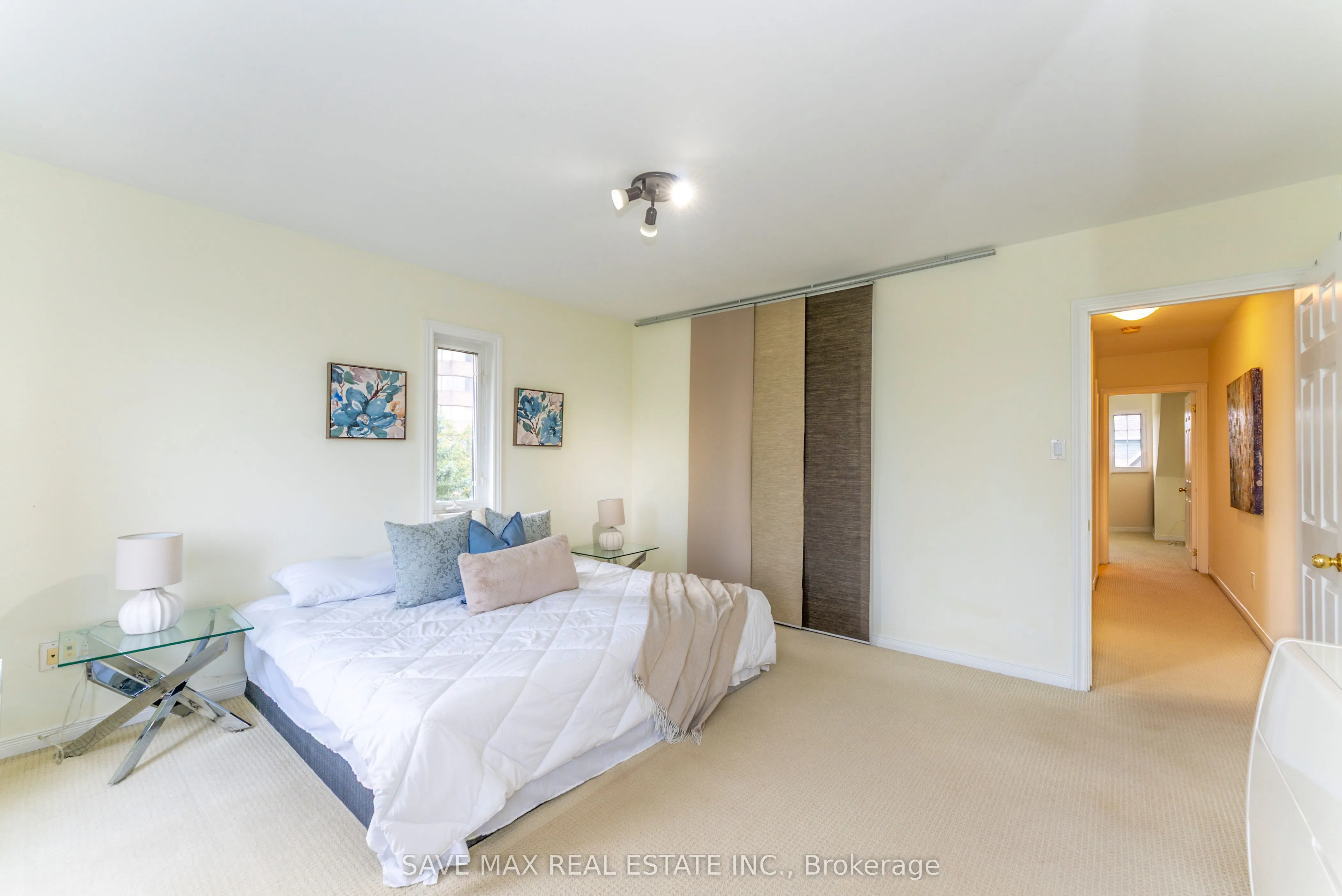 840 Dundas Street W, #25