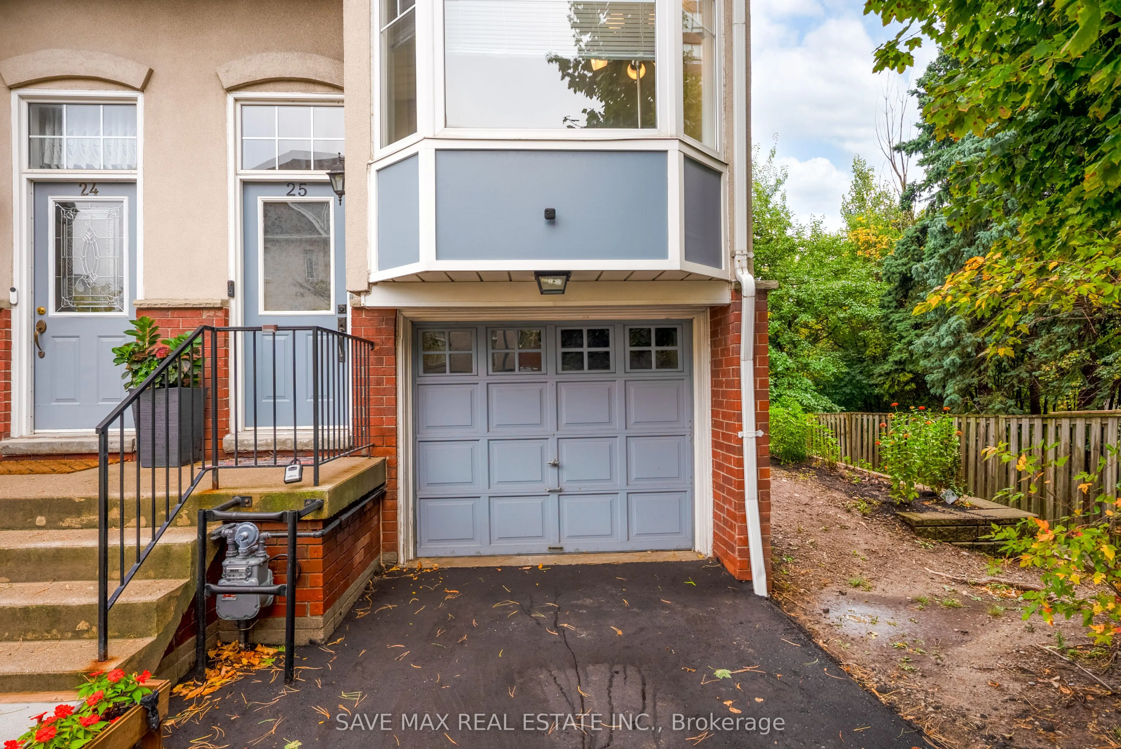 840 Dundas Street W, #25