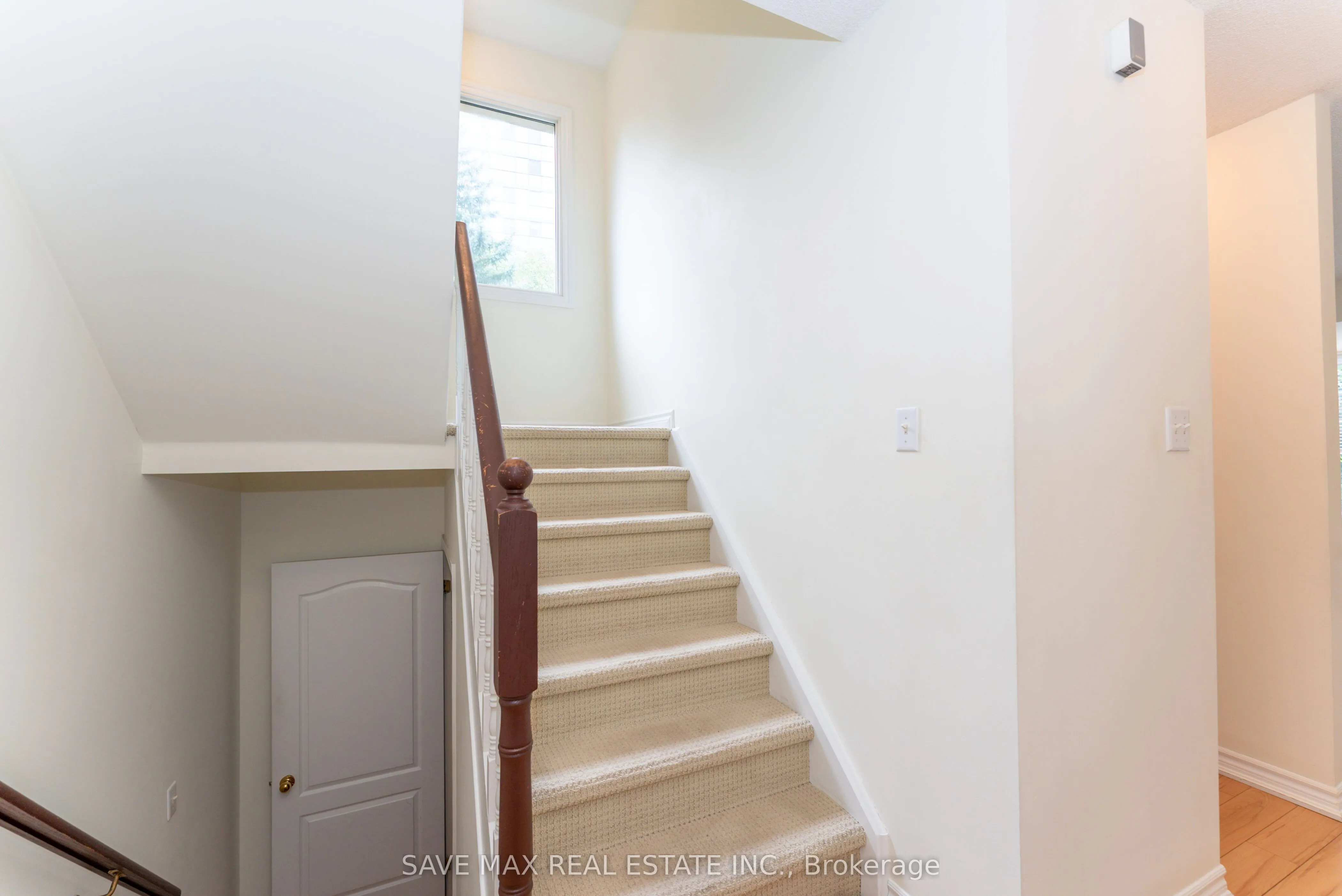 840 Dundas Street W, #25