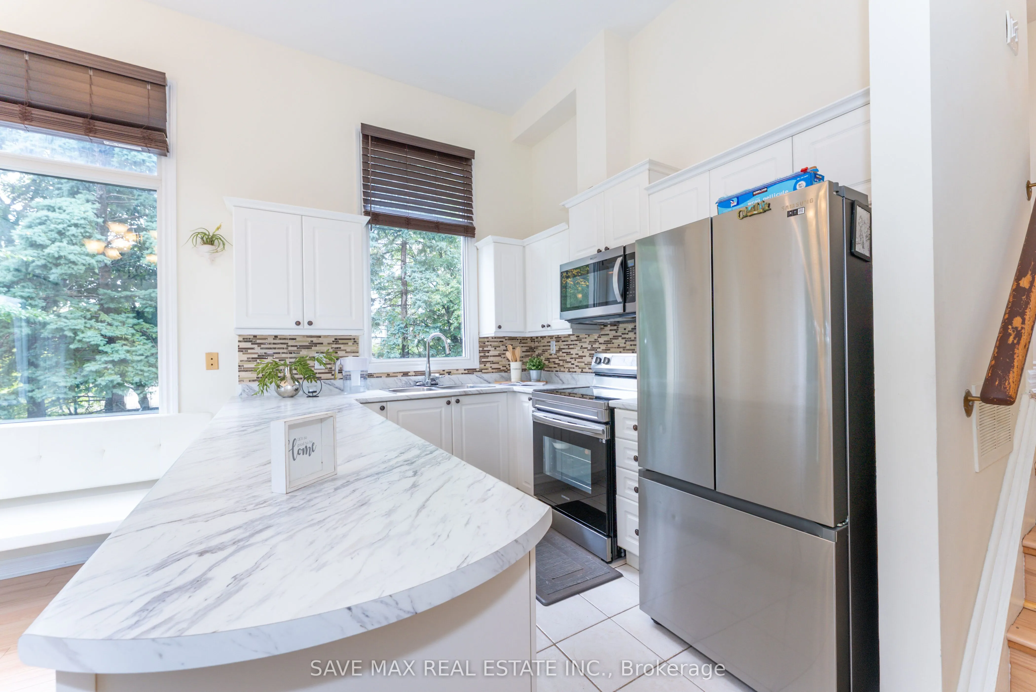 840 Dundas Street W, #25