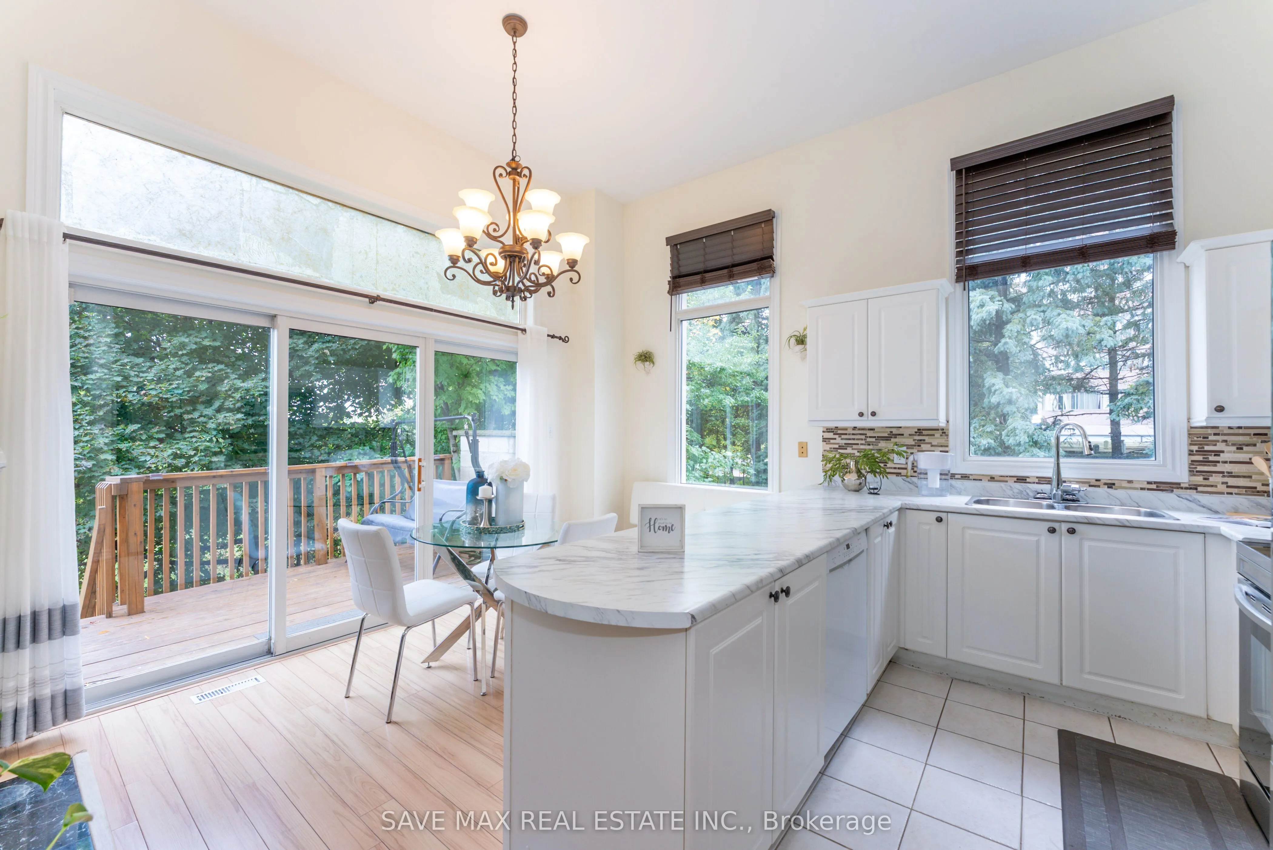 840 Dundas Street W, #25