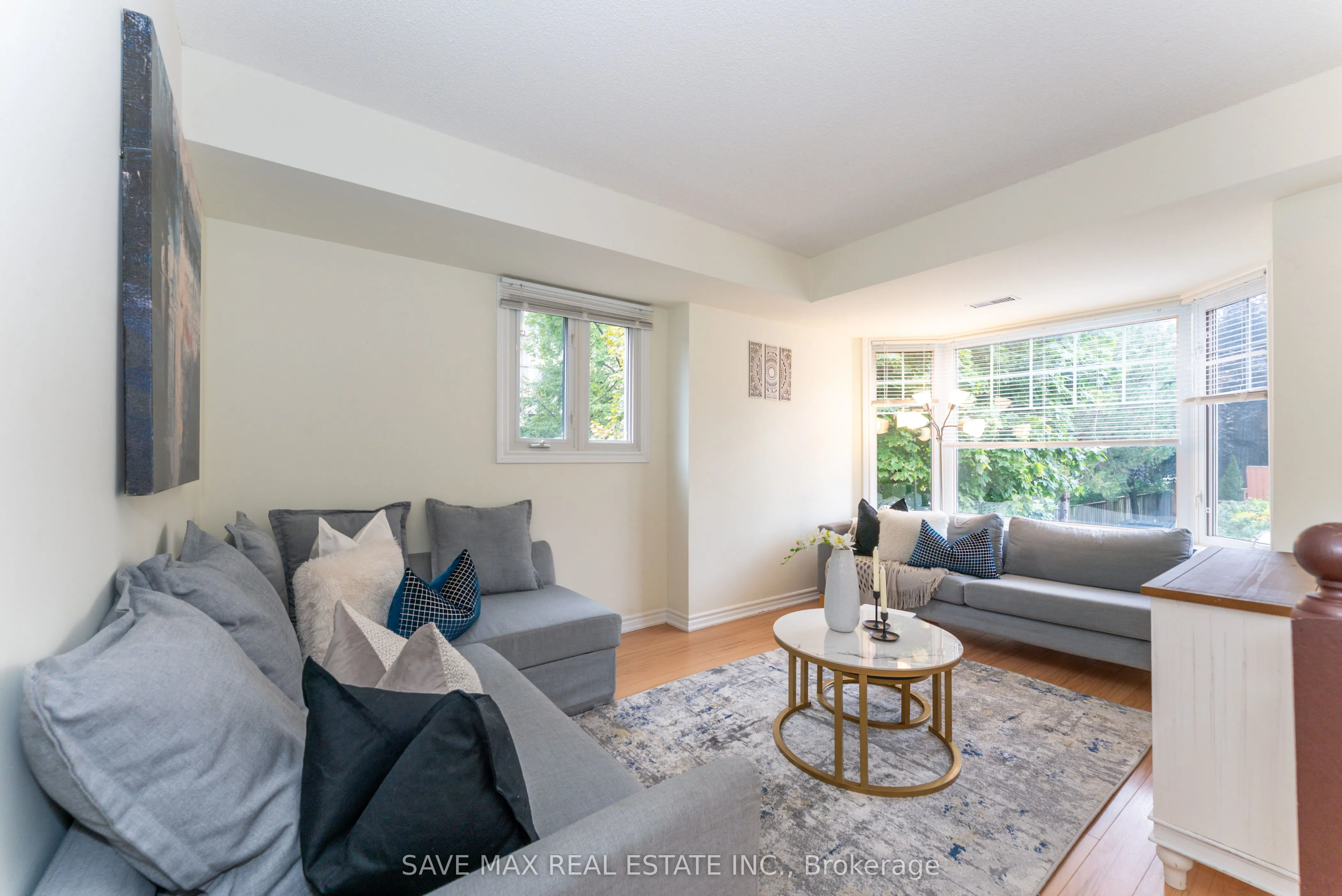 840 Dundas Street W, #25