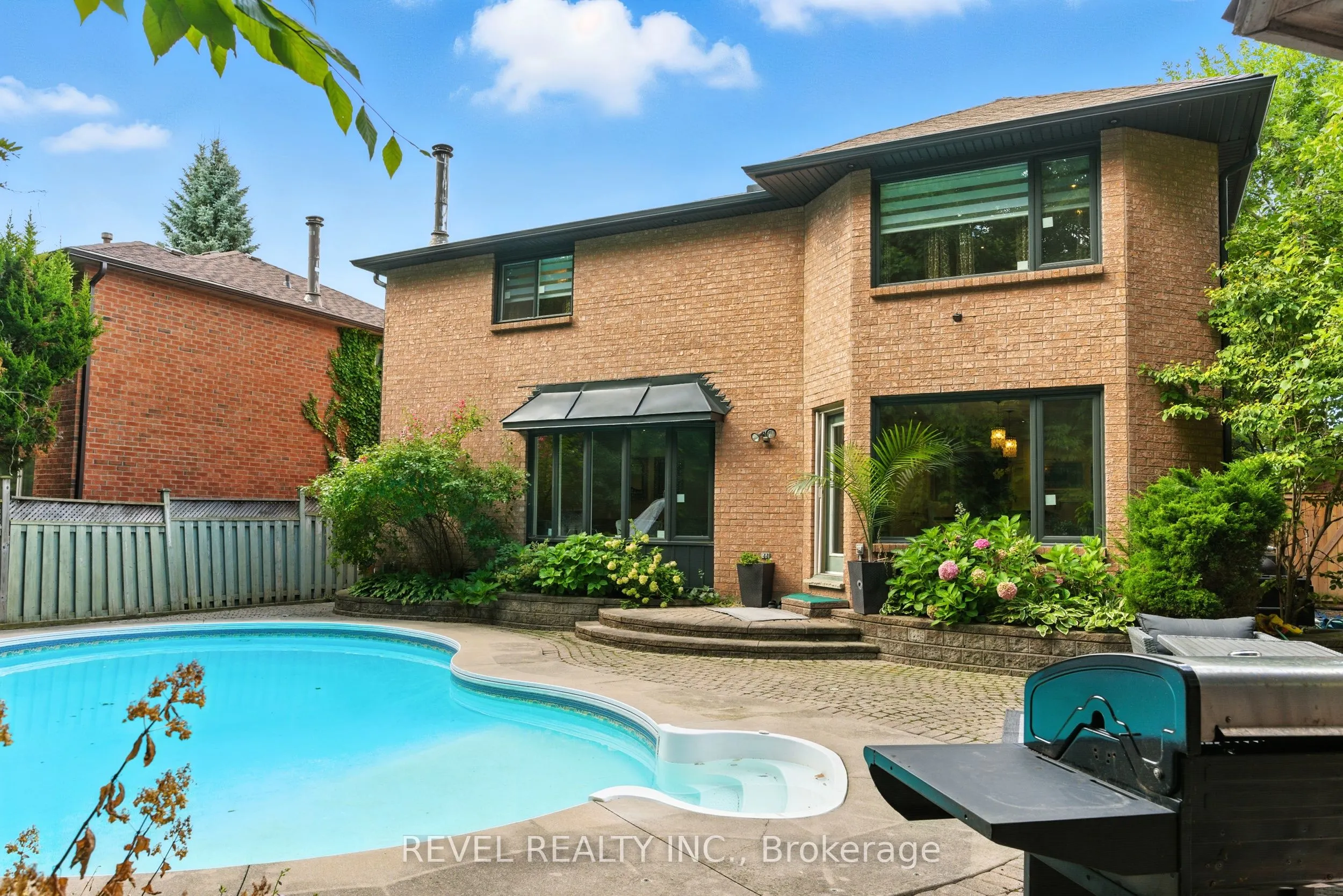 1251 WHITE Lane