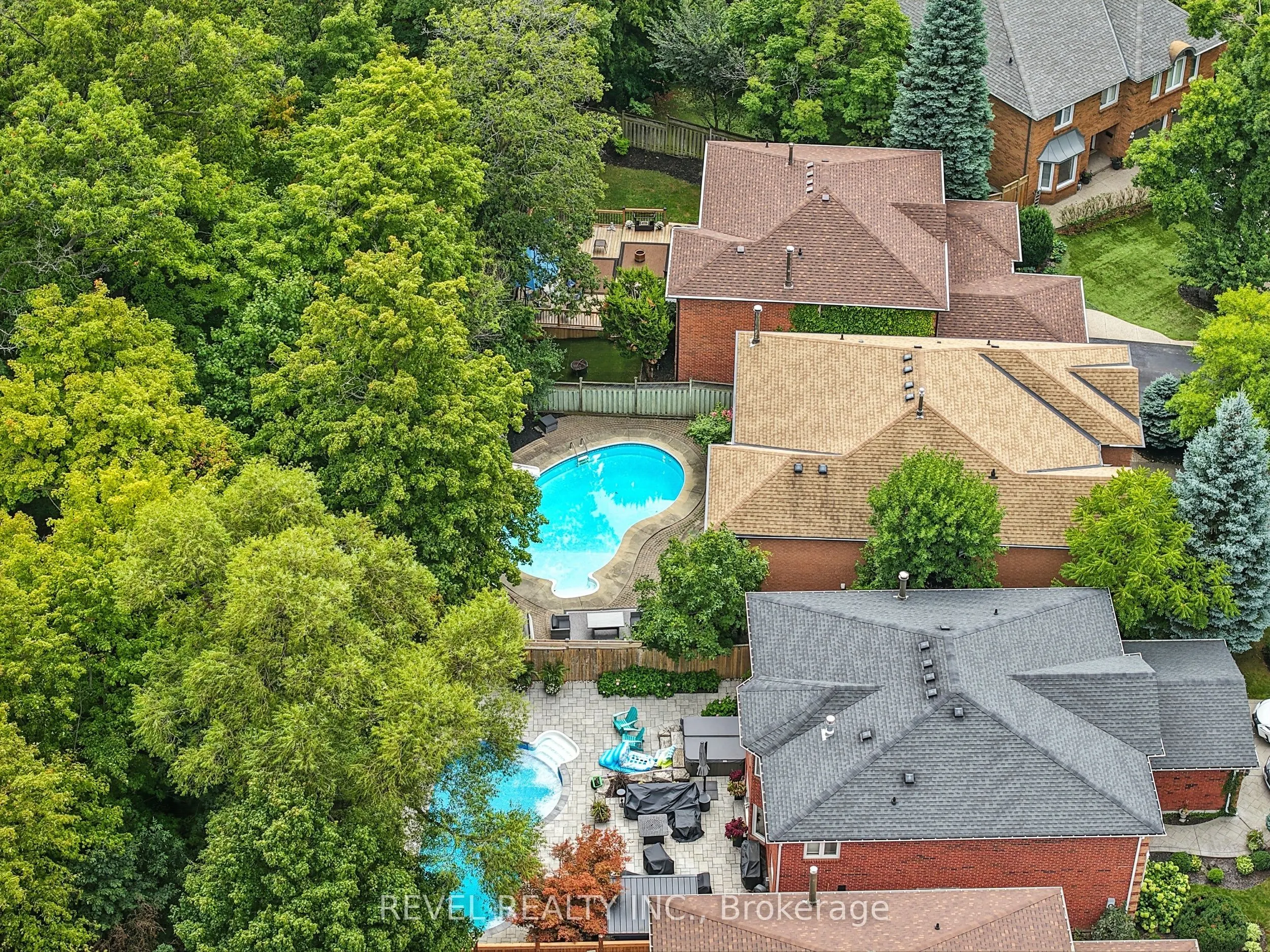 1251 WHITE Lane