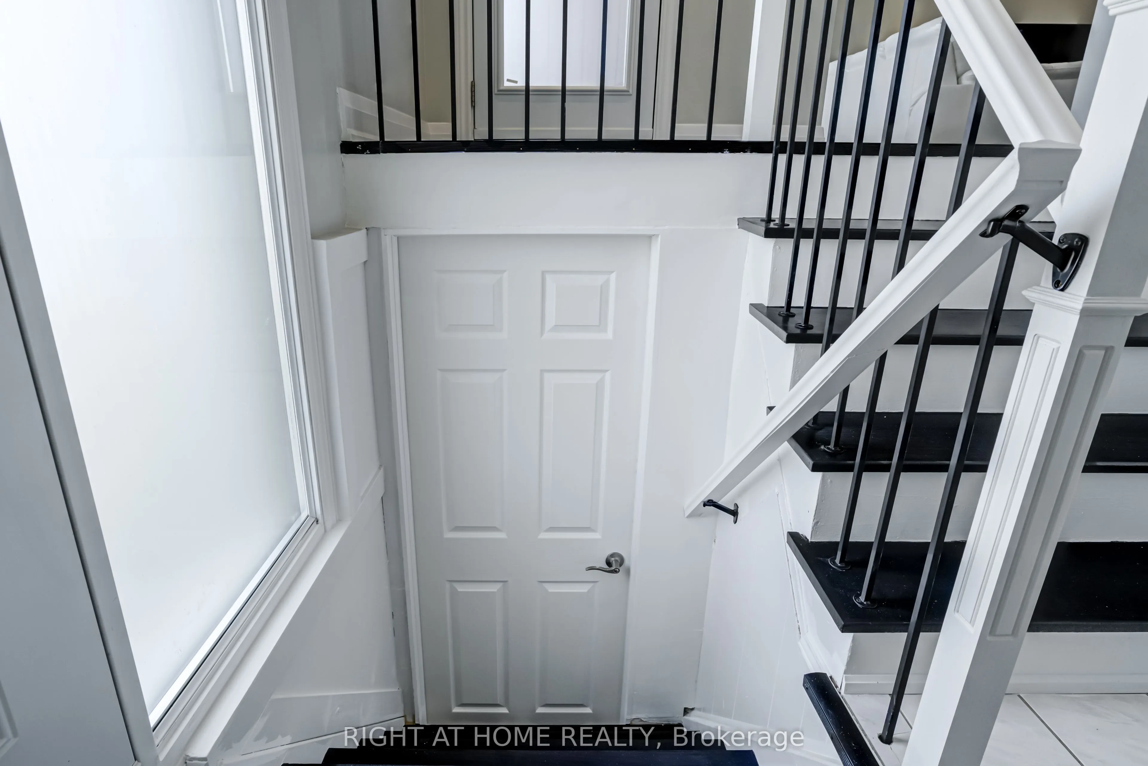 484 Kelvedon Mews