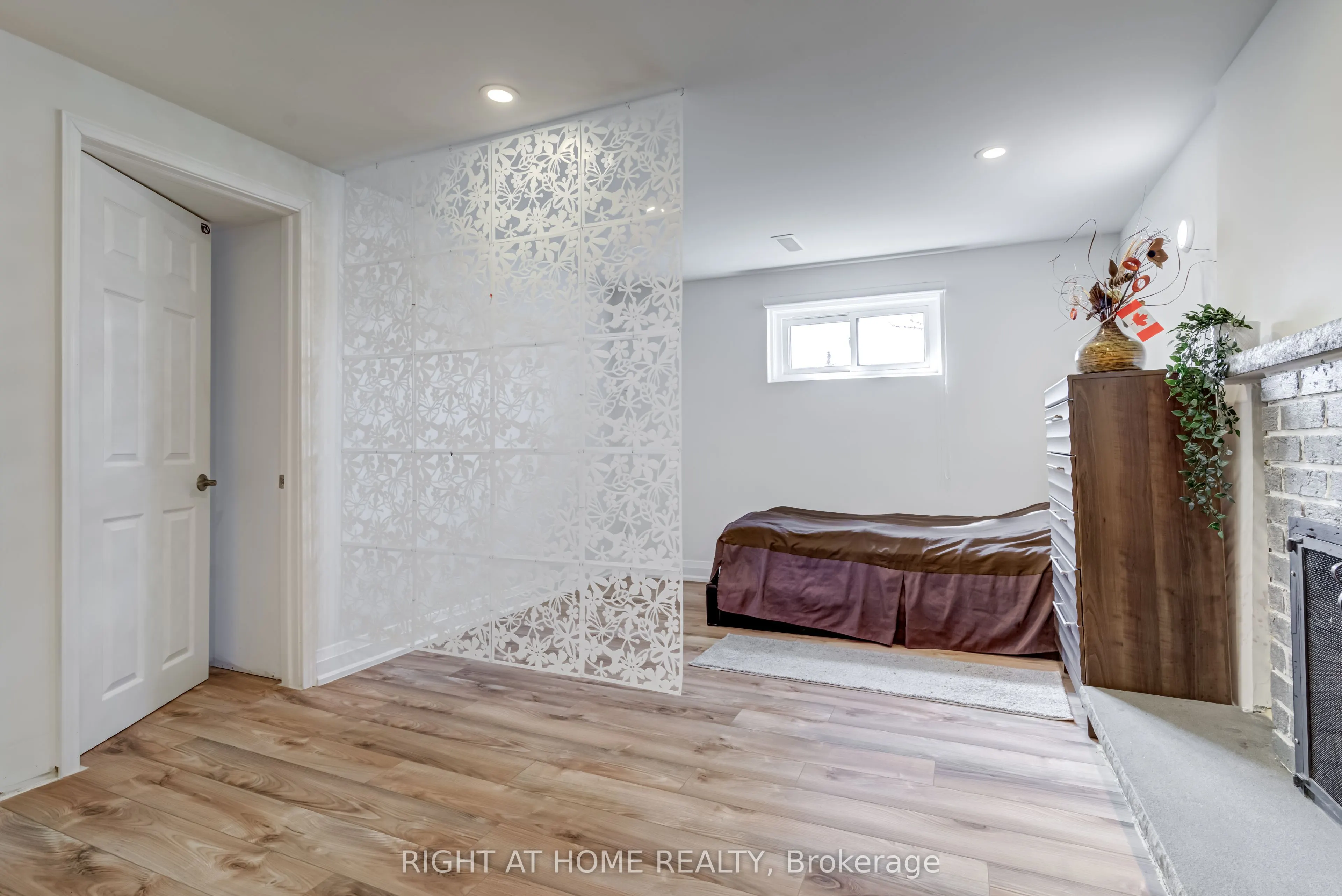 484 Kelvedon Mews