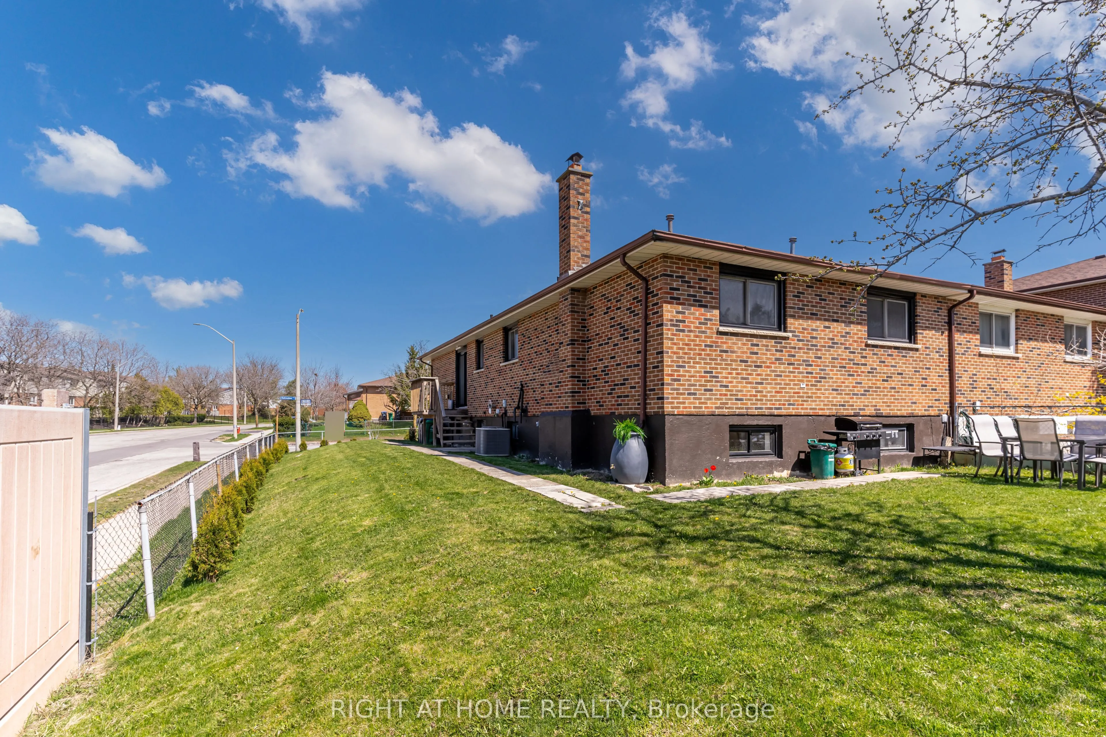 484 Kelvedon Mews