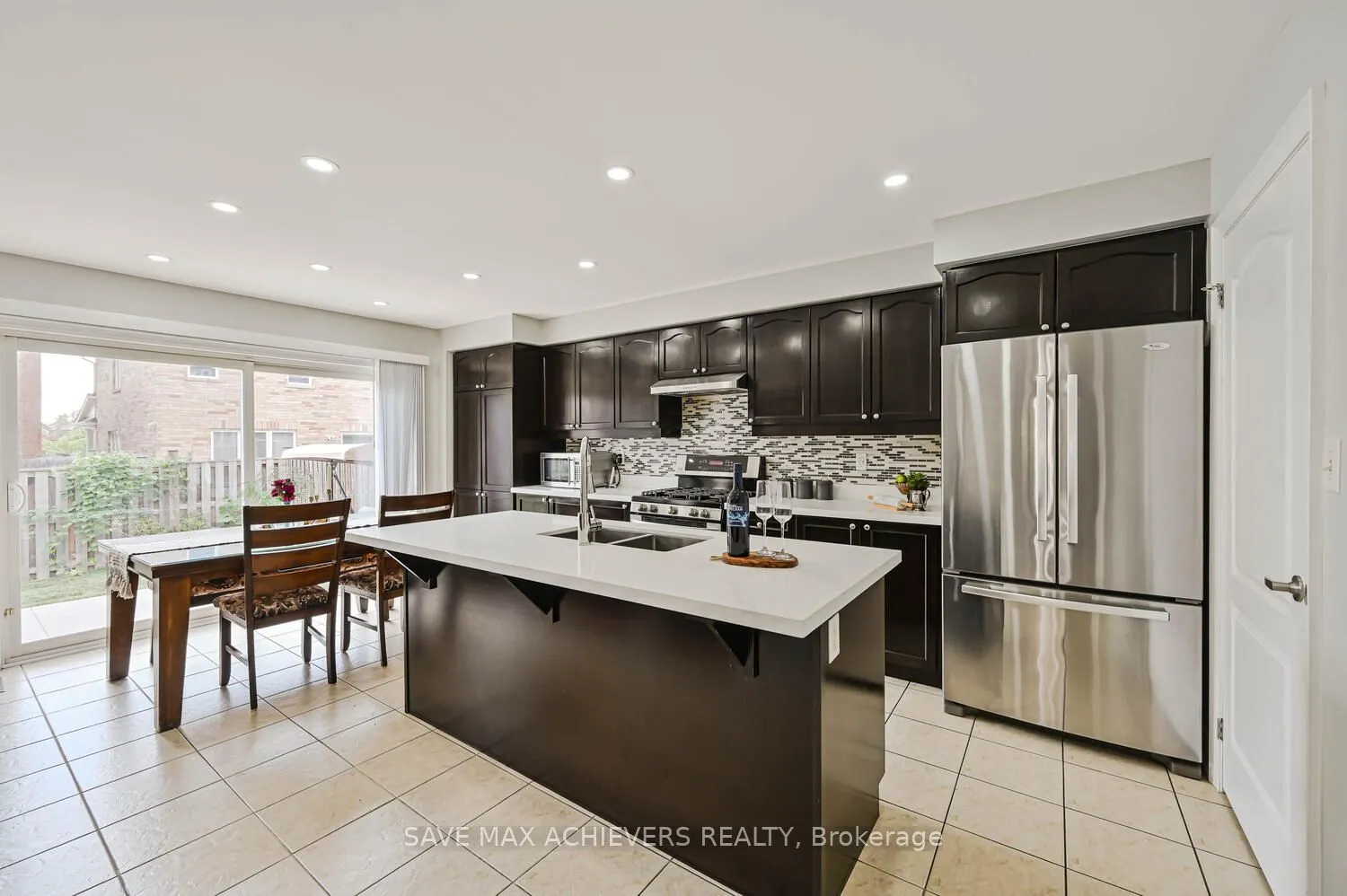 6 Seascape Crescent
