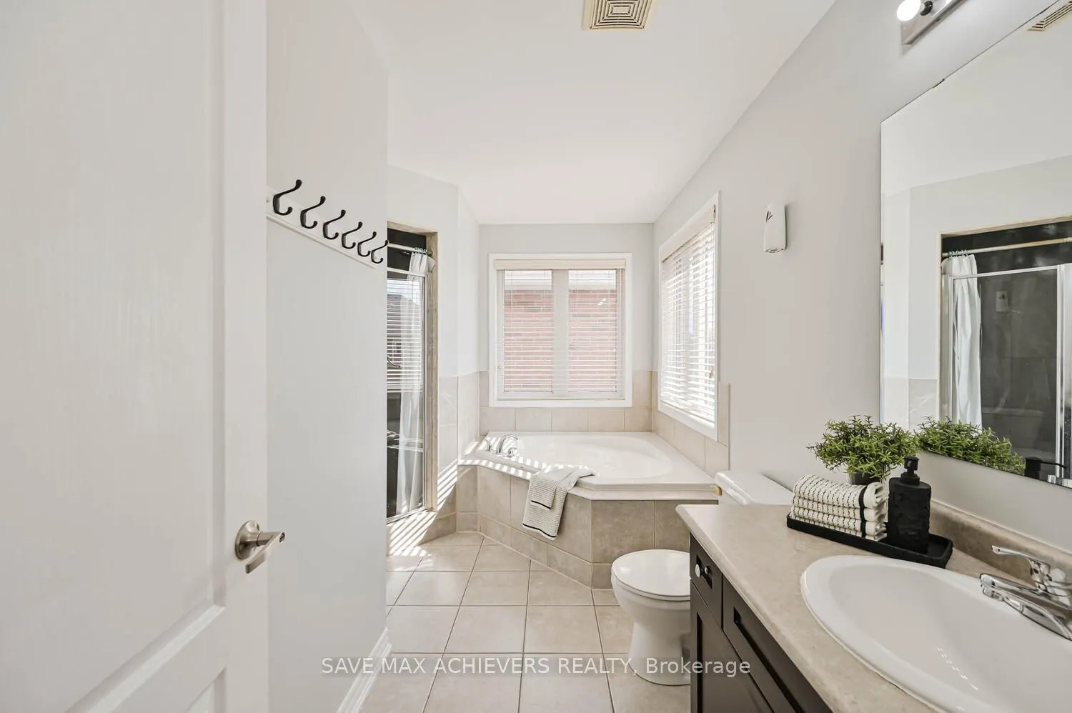 6 Seascape Crescent