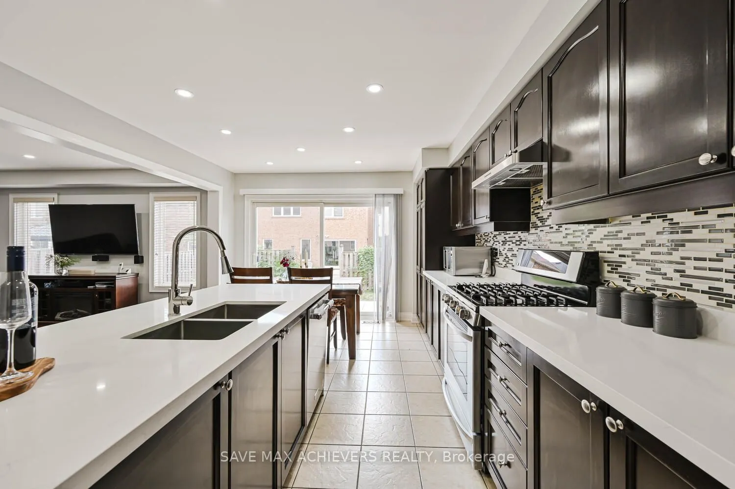6 Seascape Crescent