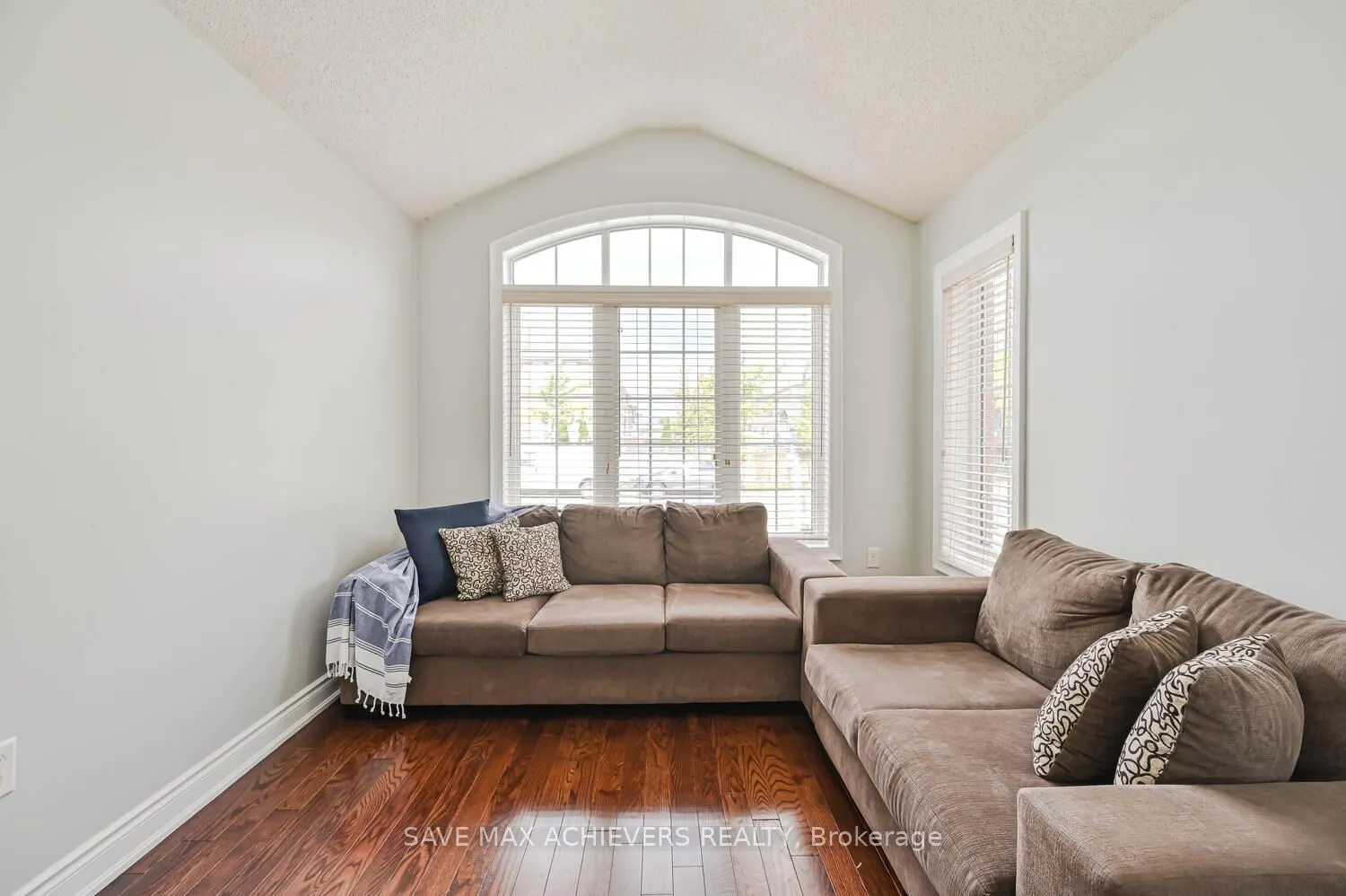 6 Seascape Crescent