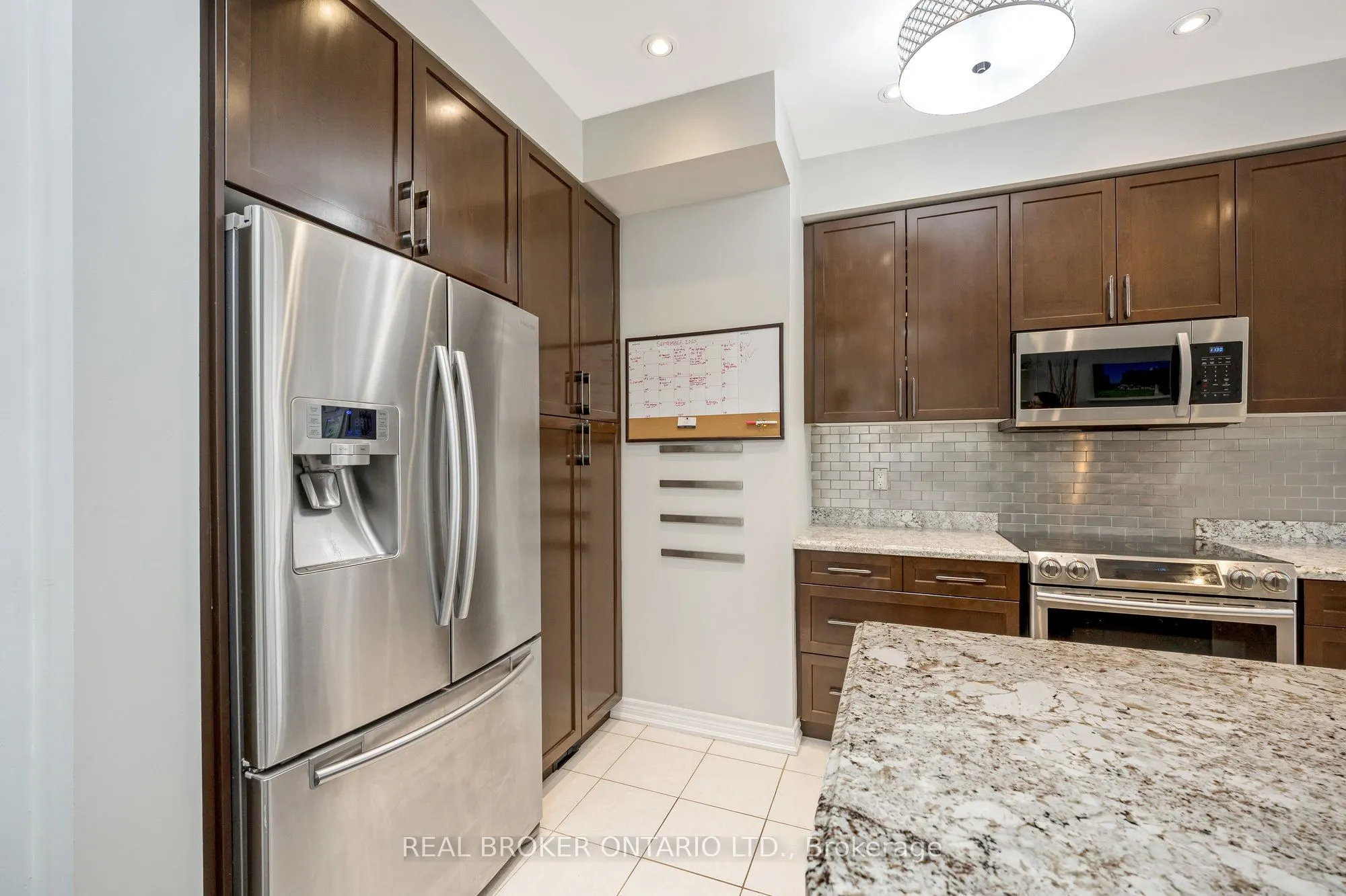 41 Diamond Leaf Lane