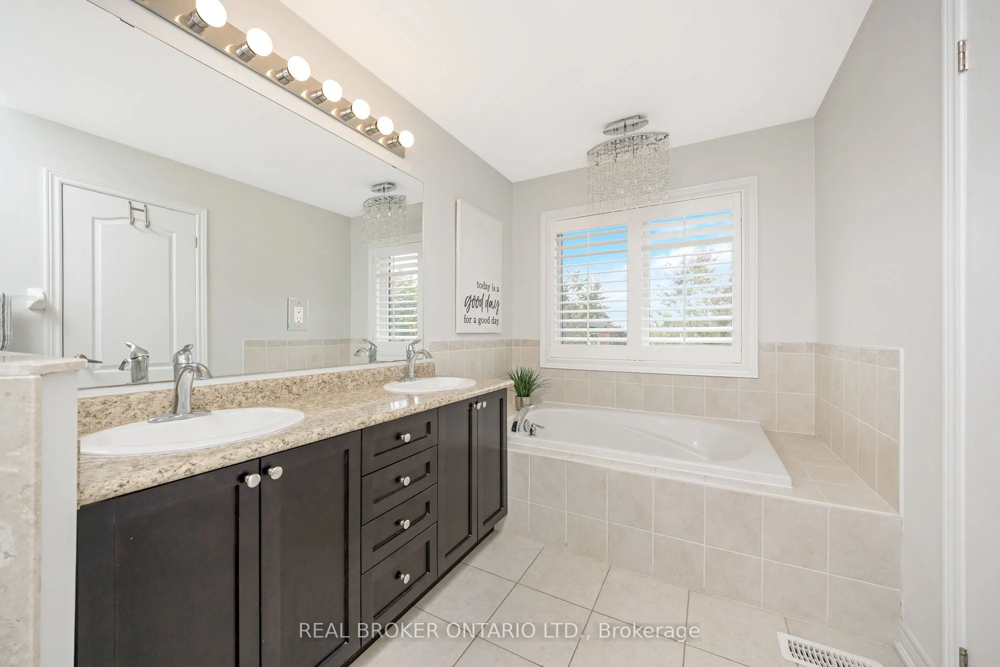 41 Diamond Leaf Lane