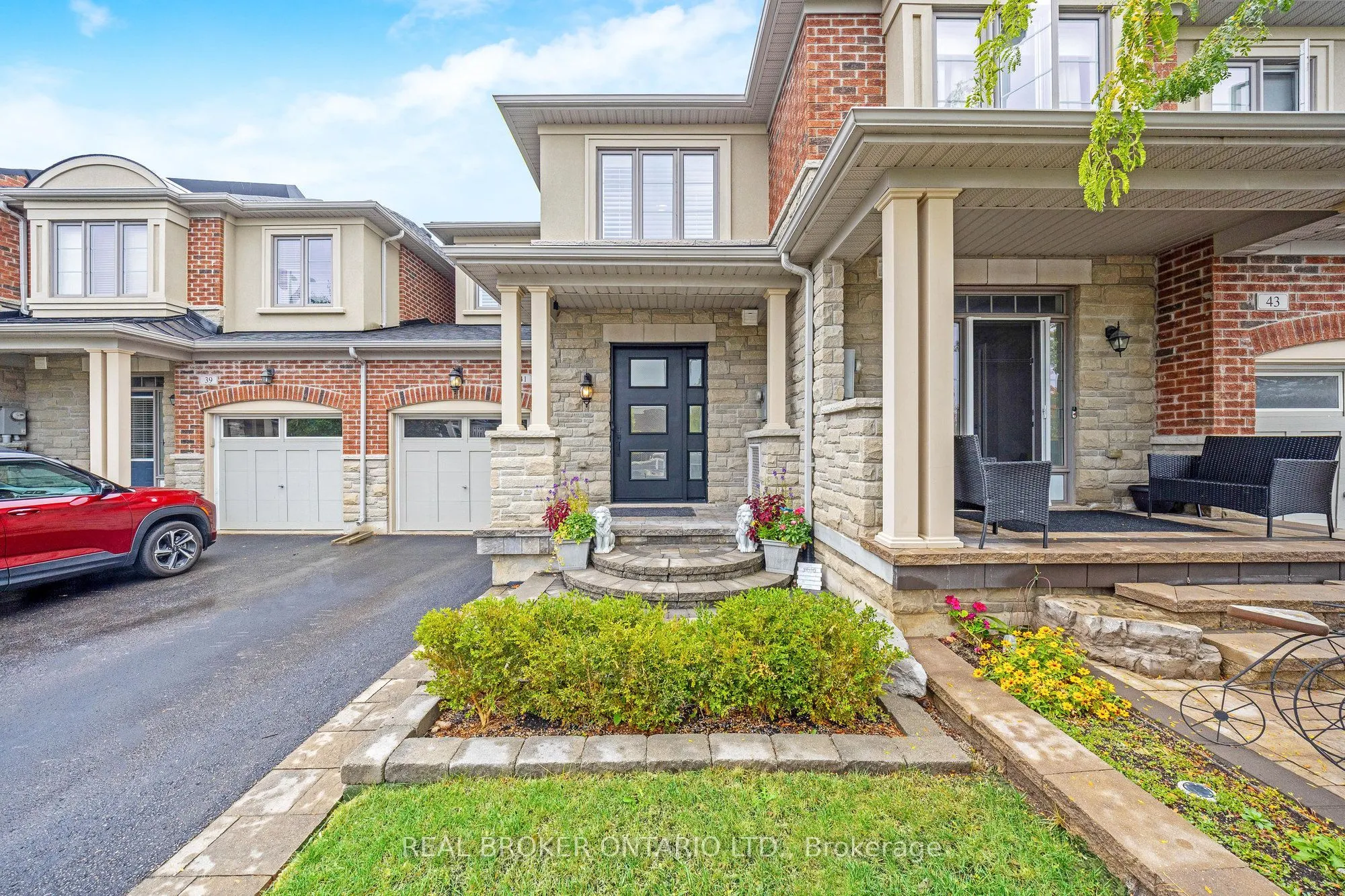 41 Diamond Leaf Lane