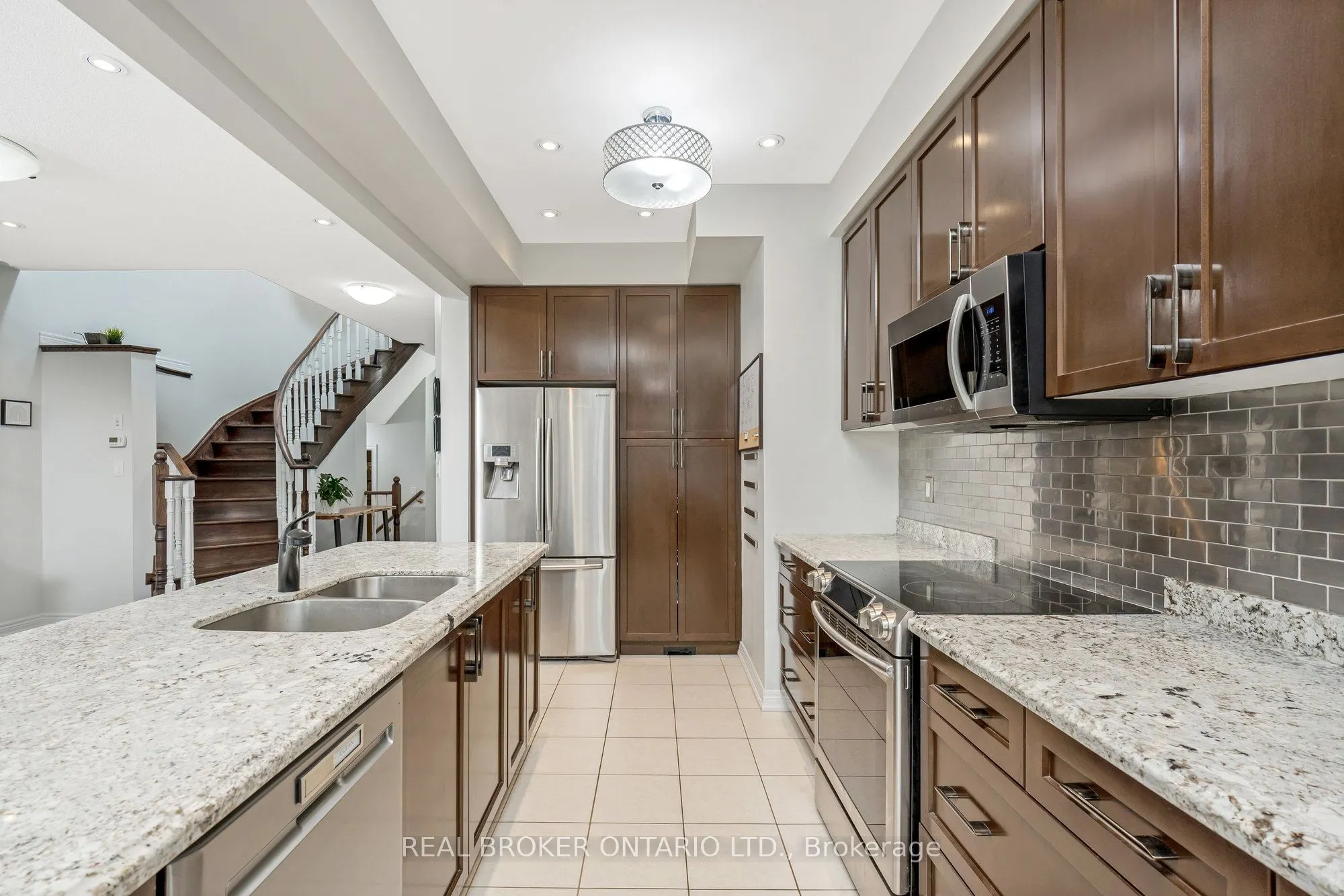 41 Diamond Leaf Lane