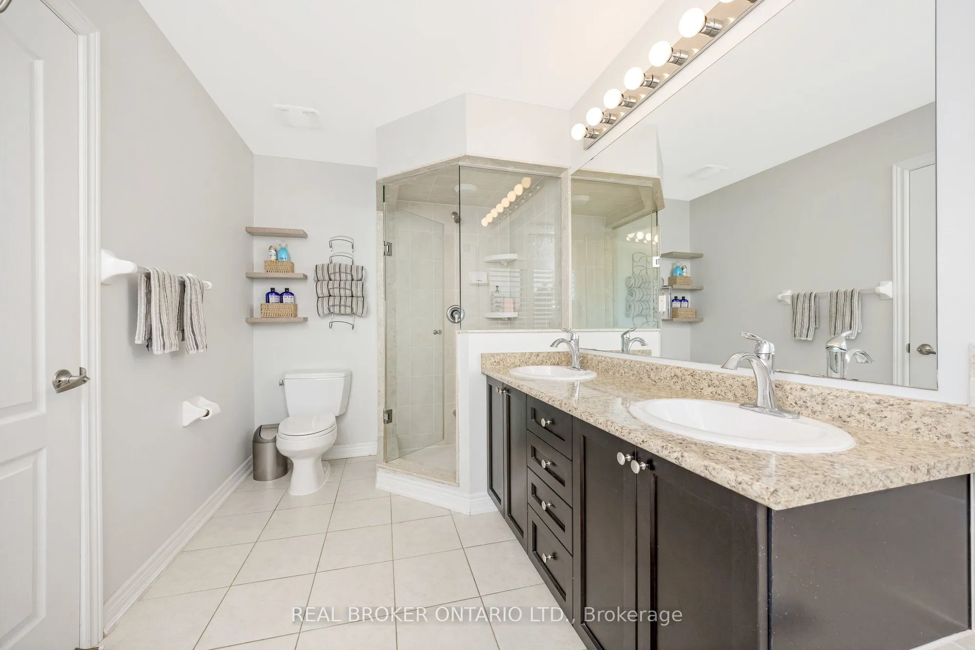 41 Diamond Leaf Lane