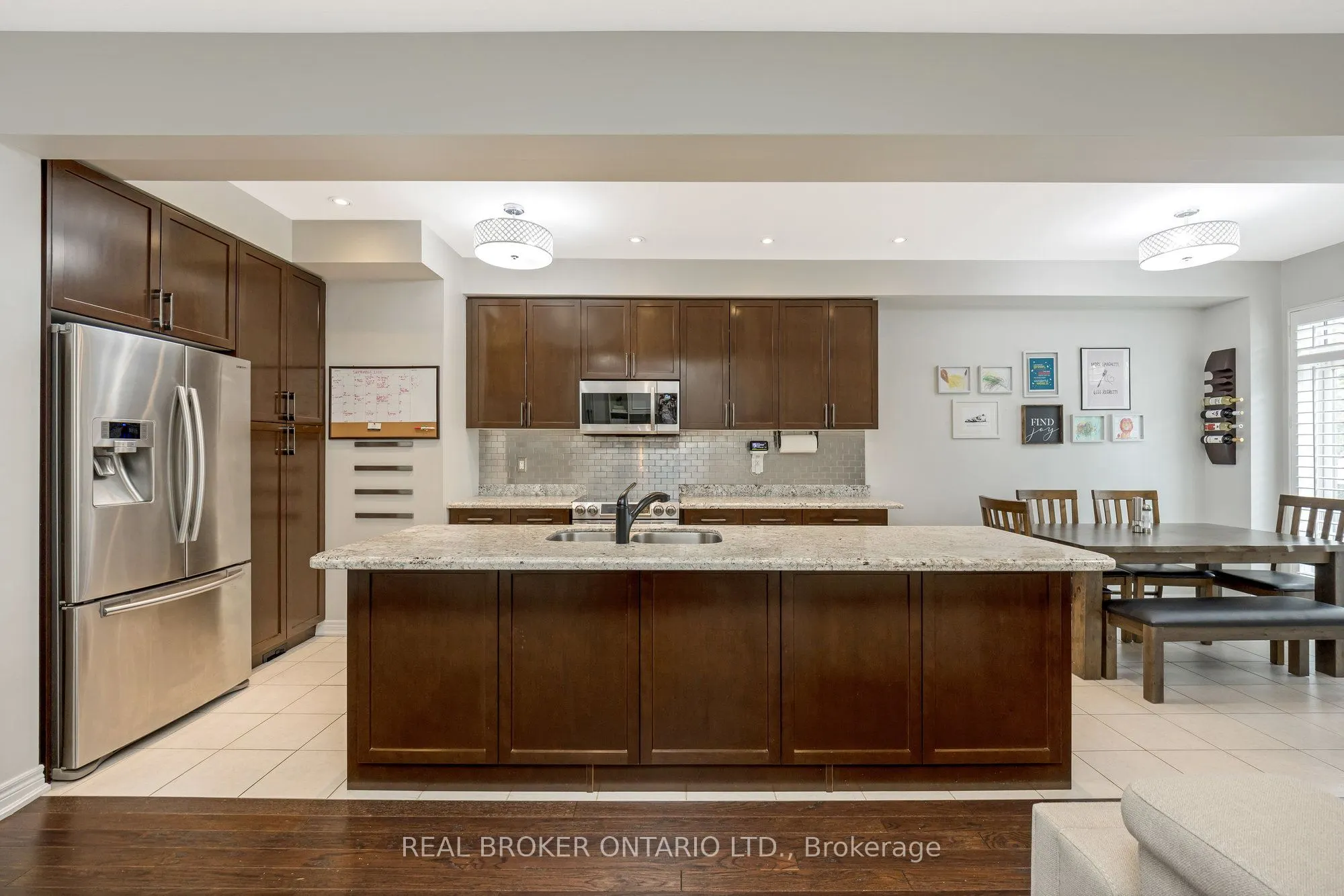 41 Diamond Leaf Lane