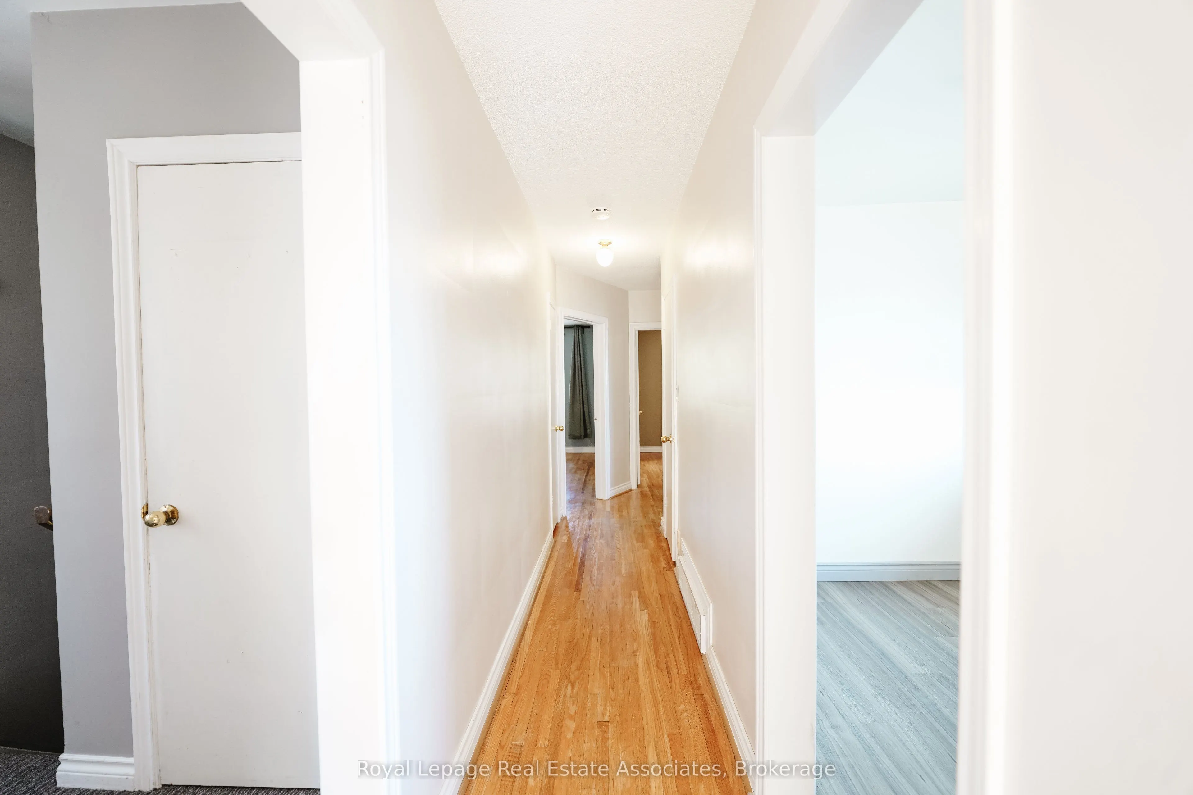 9 Mississauga Road N, #Upper