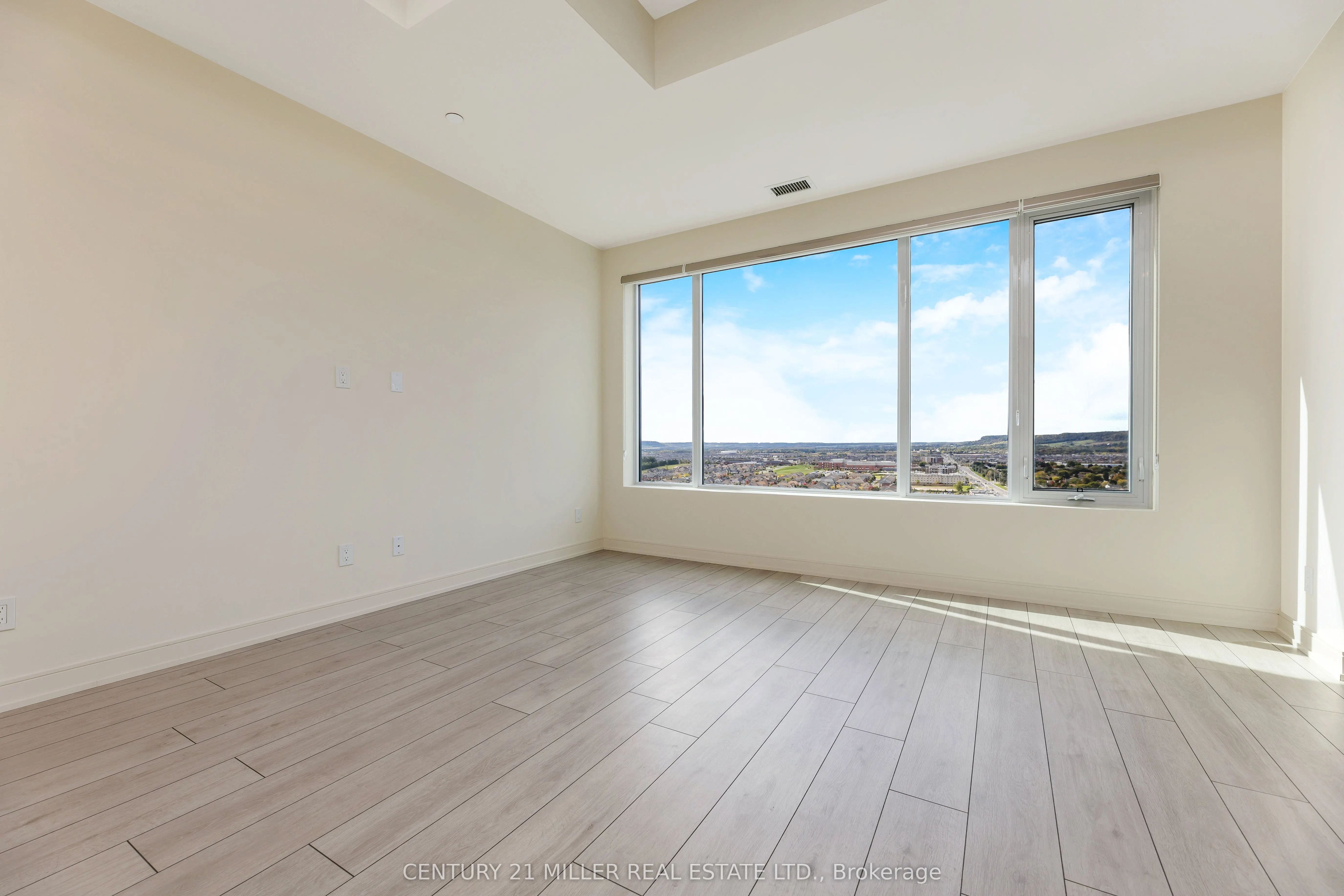 8010 Derry Road, #2004