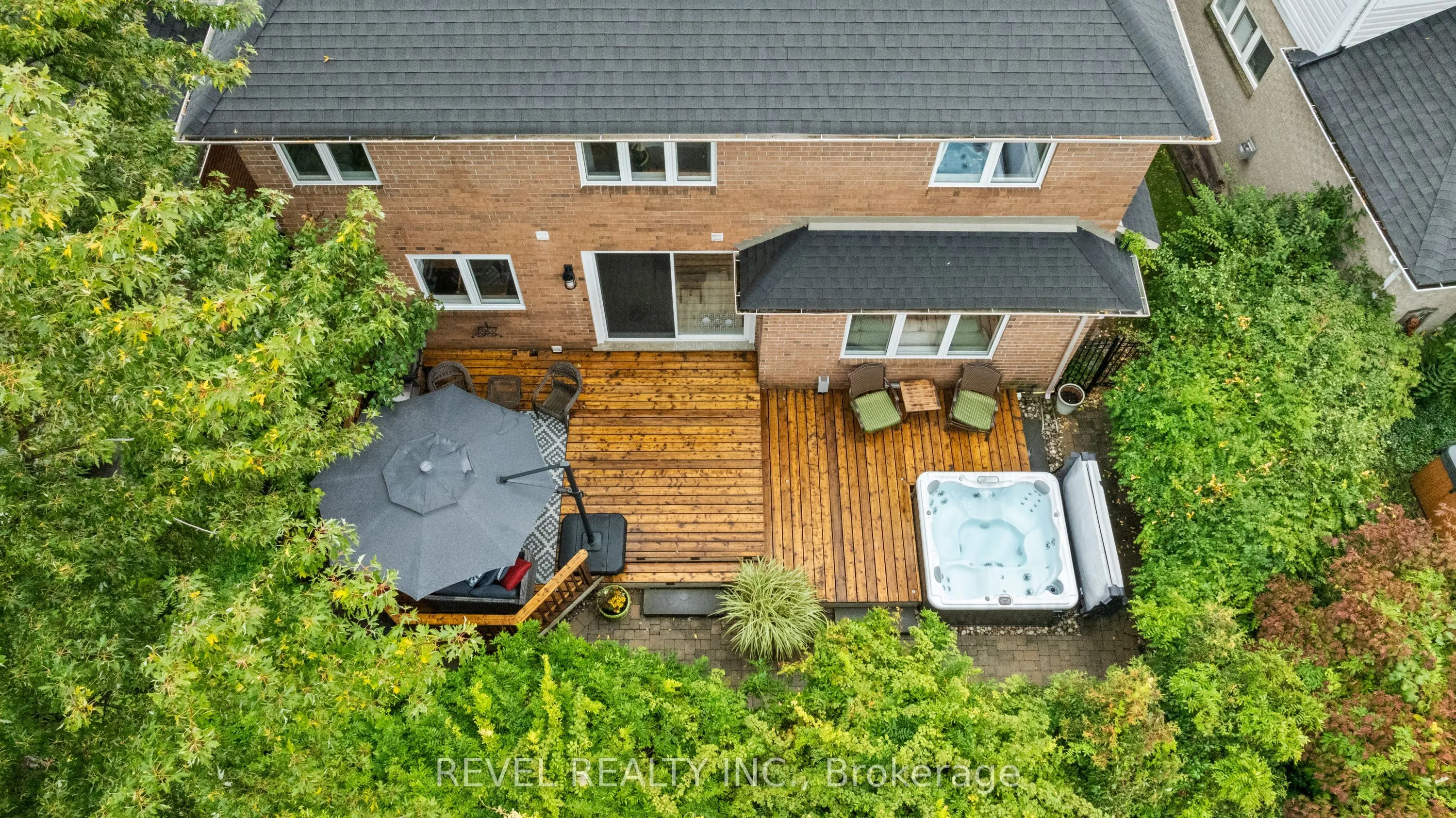 2154 Woodglen Crescent