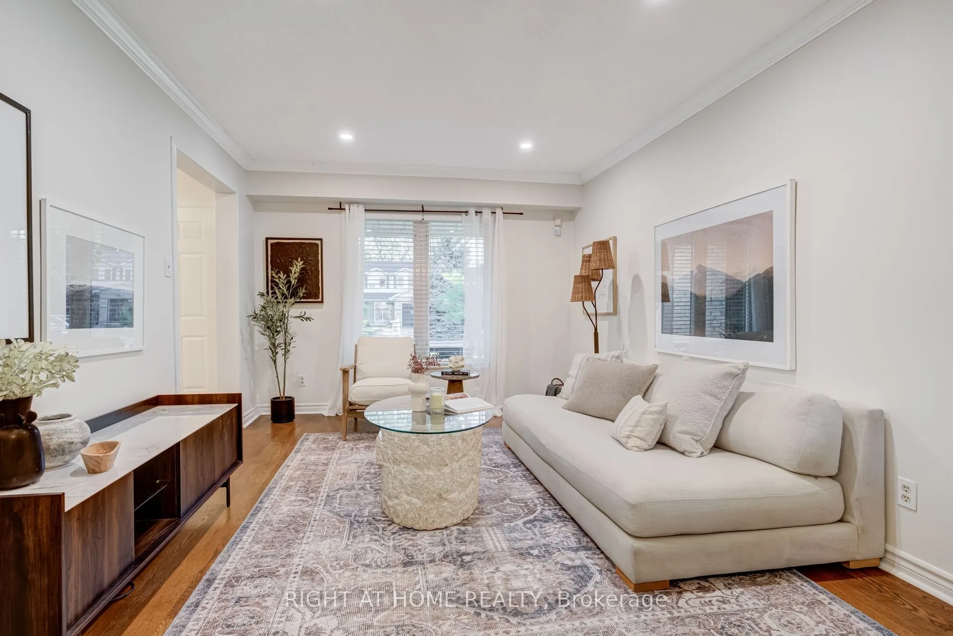1924 Carrera Court