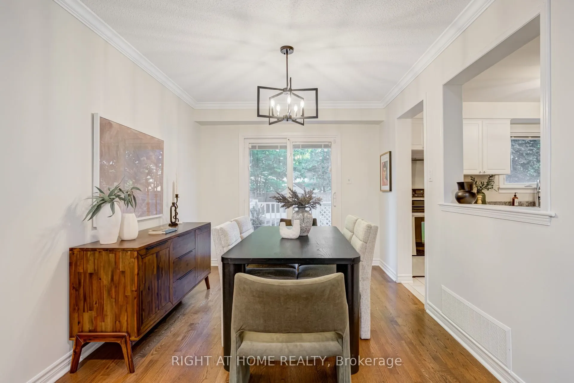 1924 Carrera Court