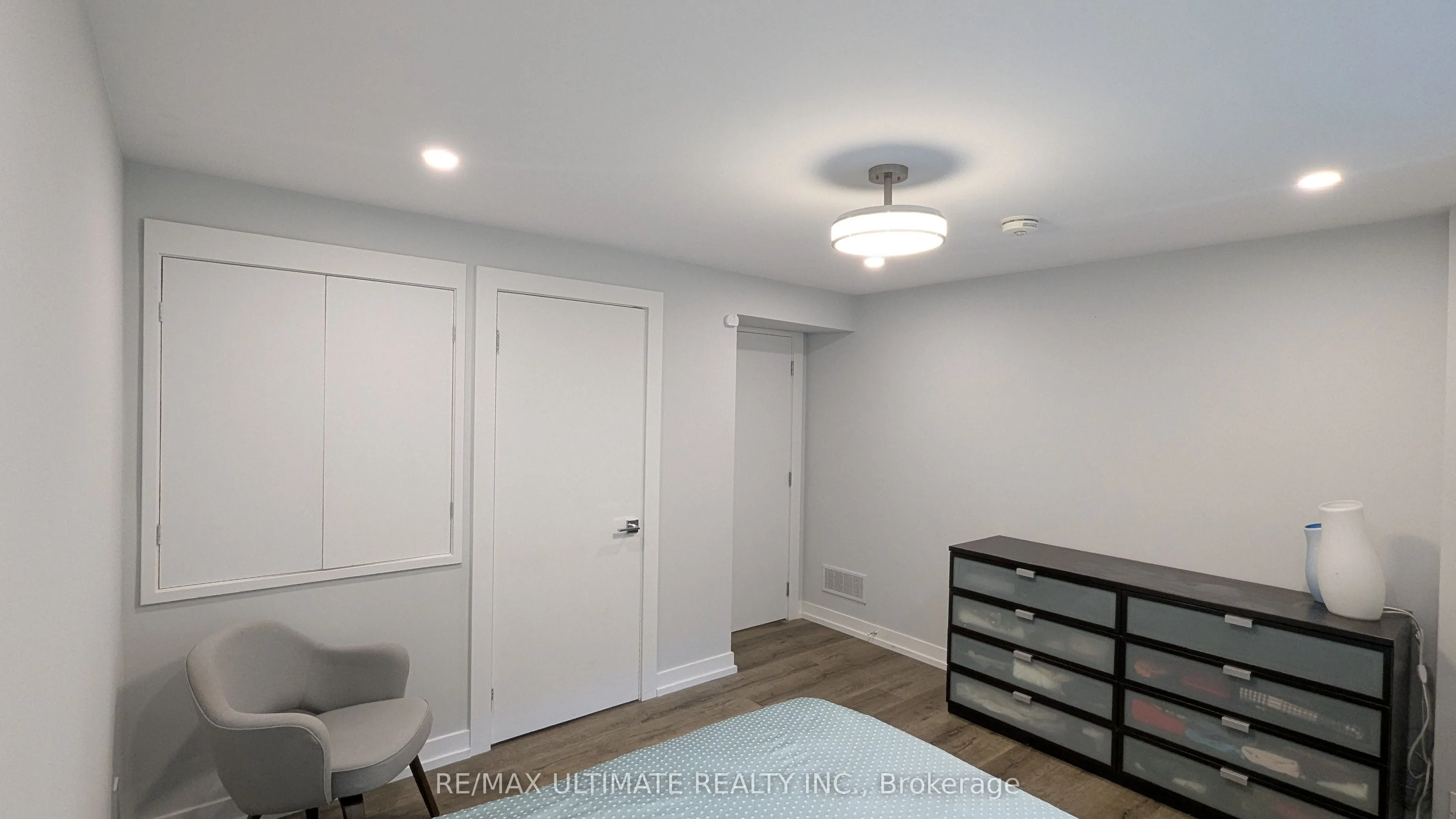 1101 Lakeshore Road W, #Ground