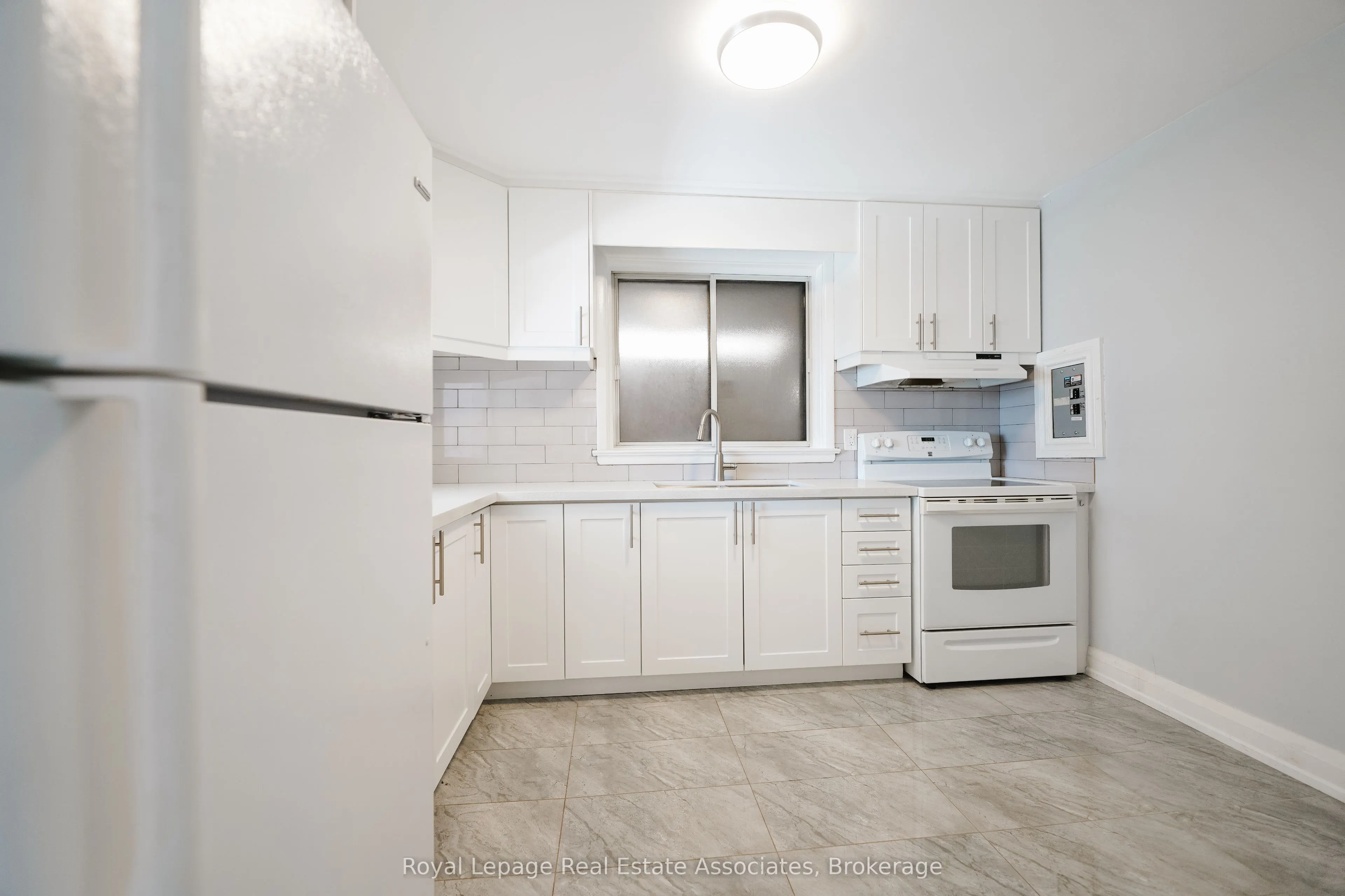 11 Mississauga Road N, #Upper