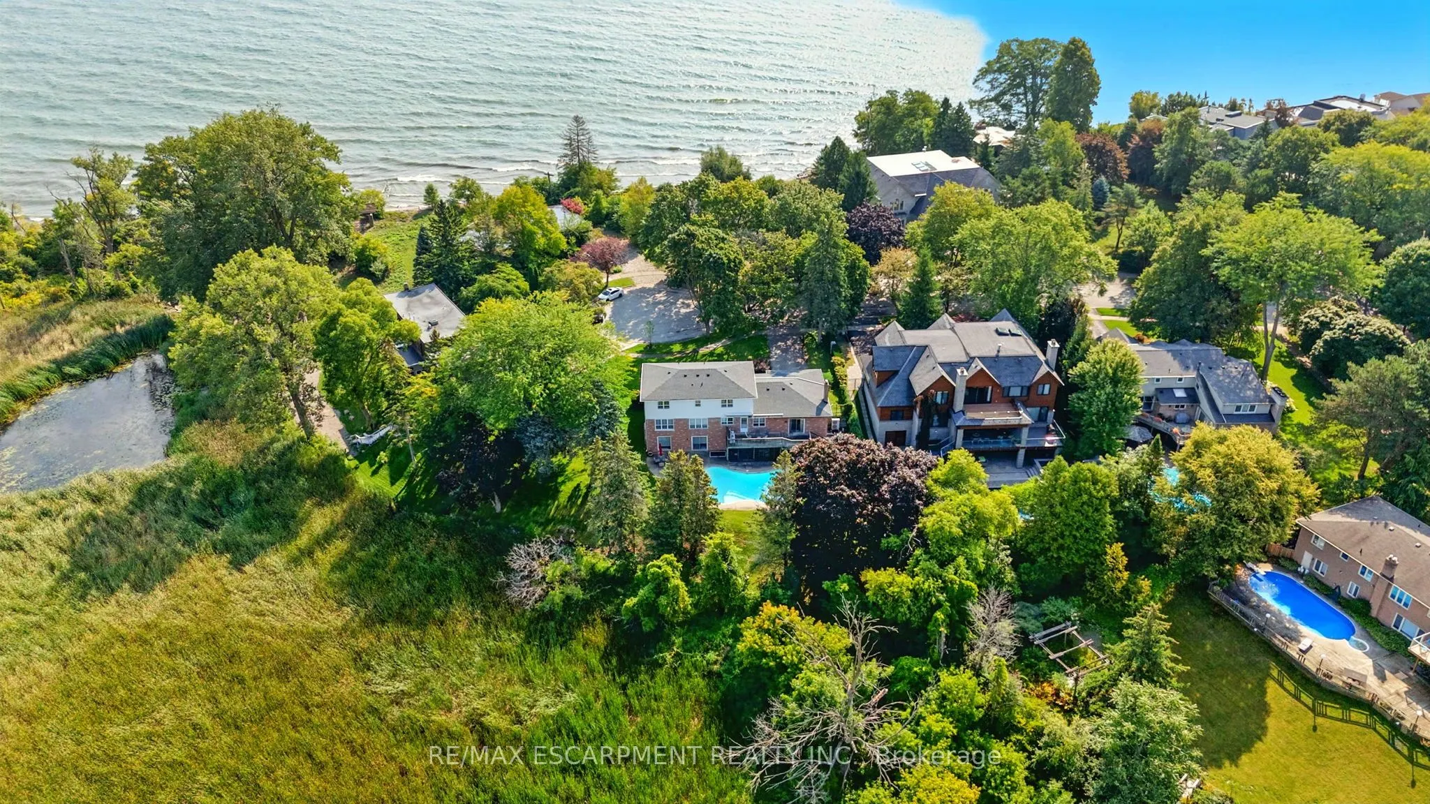 1401 Captain Court