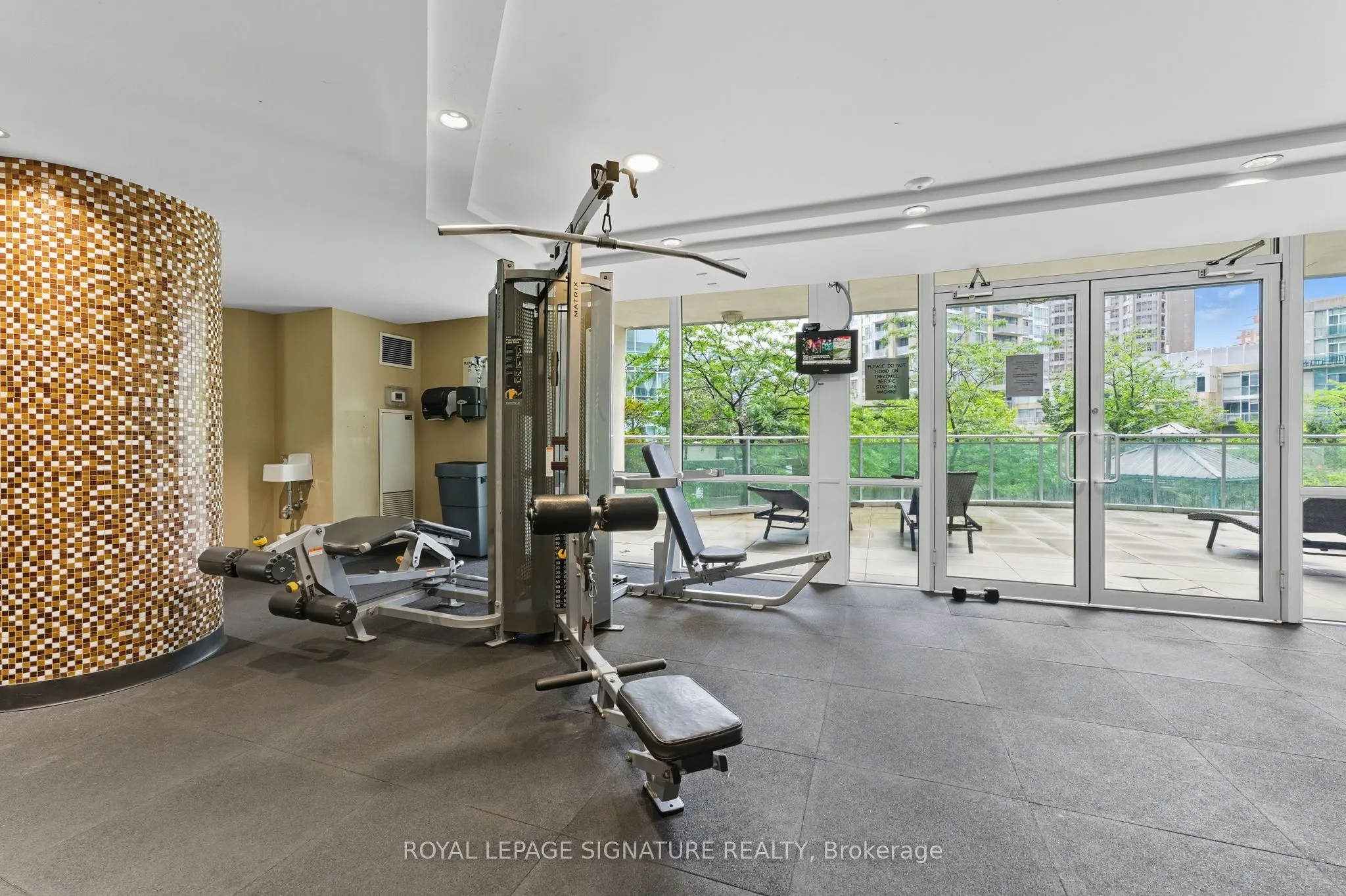 220 Burnhamthorpe Road W, #2702