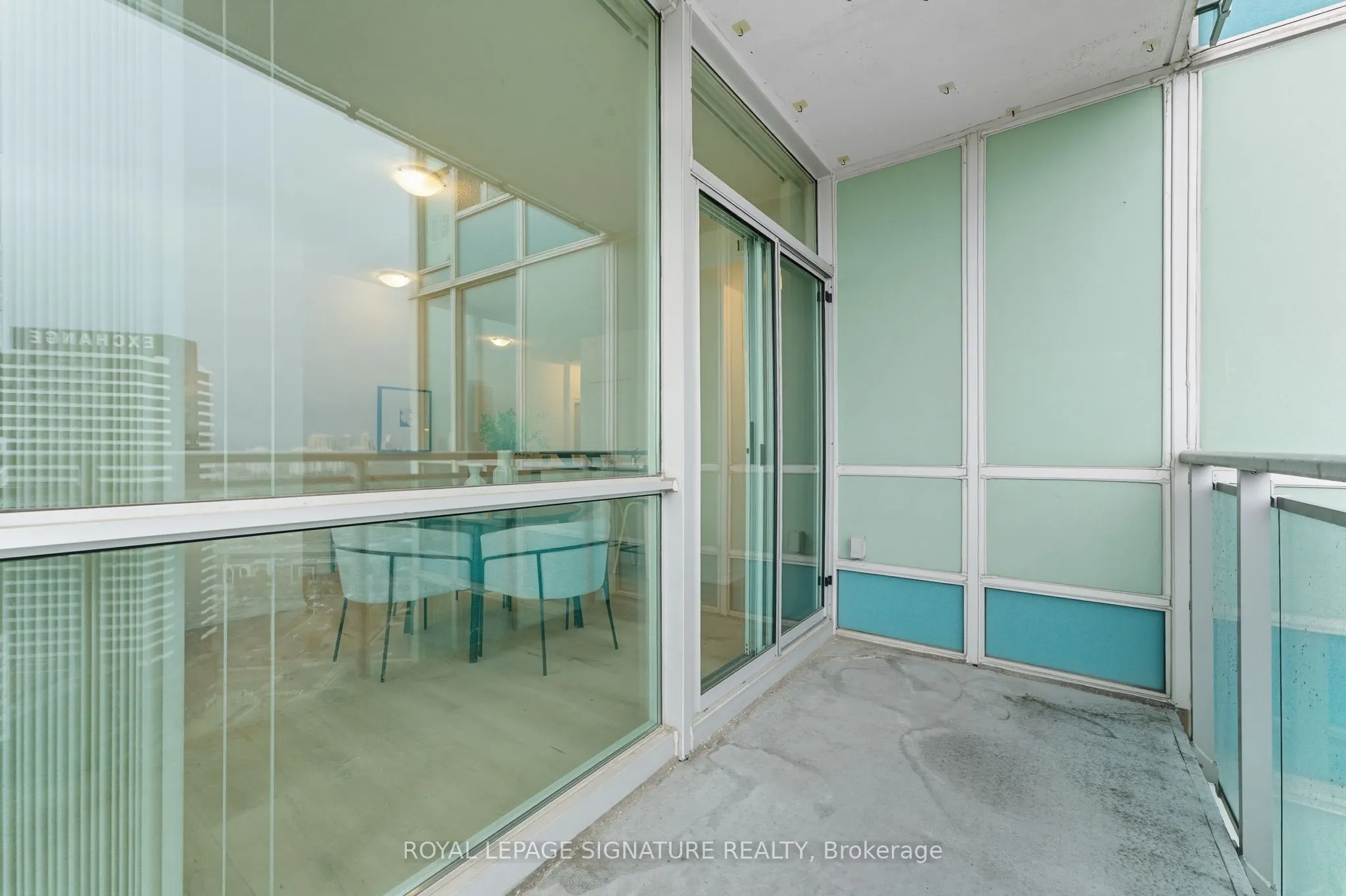 220 Burnhamthorpe Road W, #2702