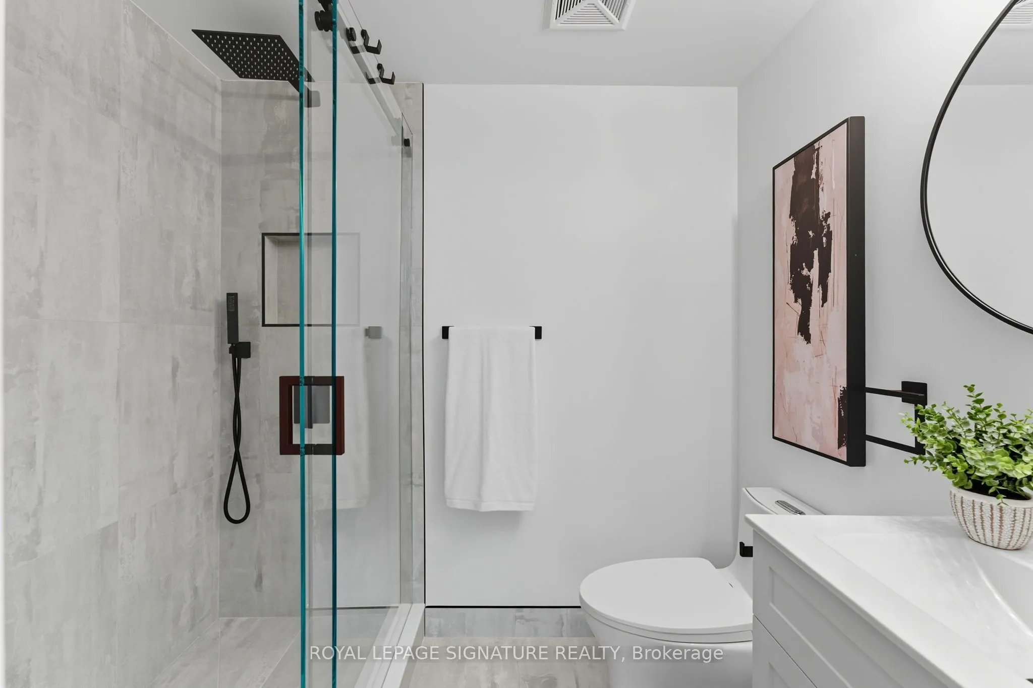 220 Burnhamthorpe Road W, #2702