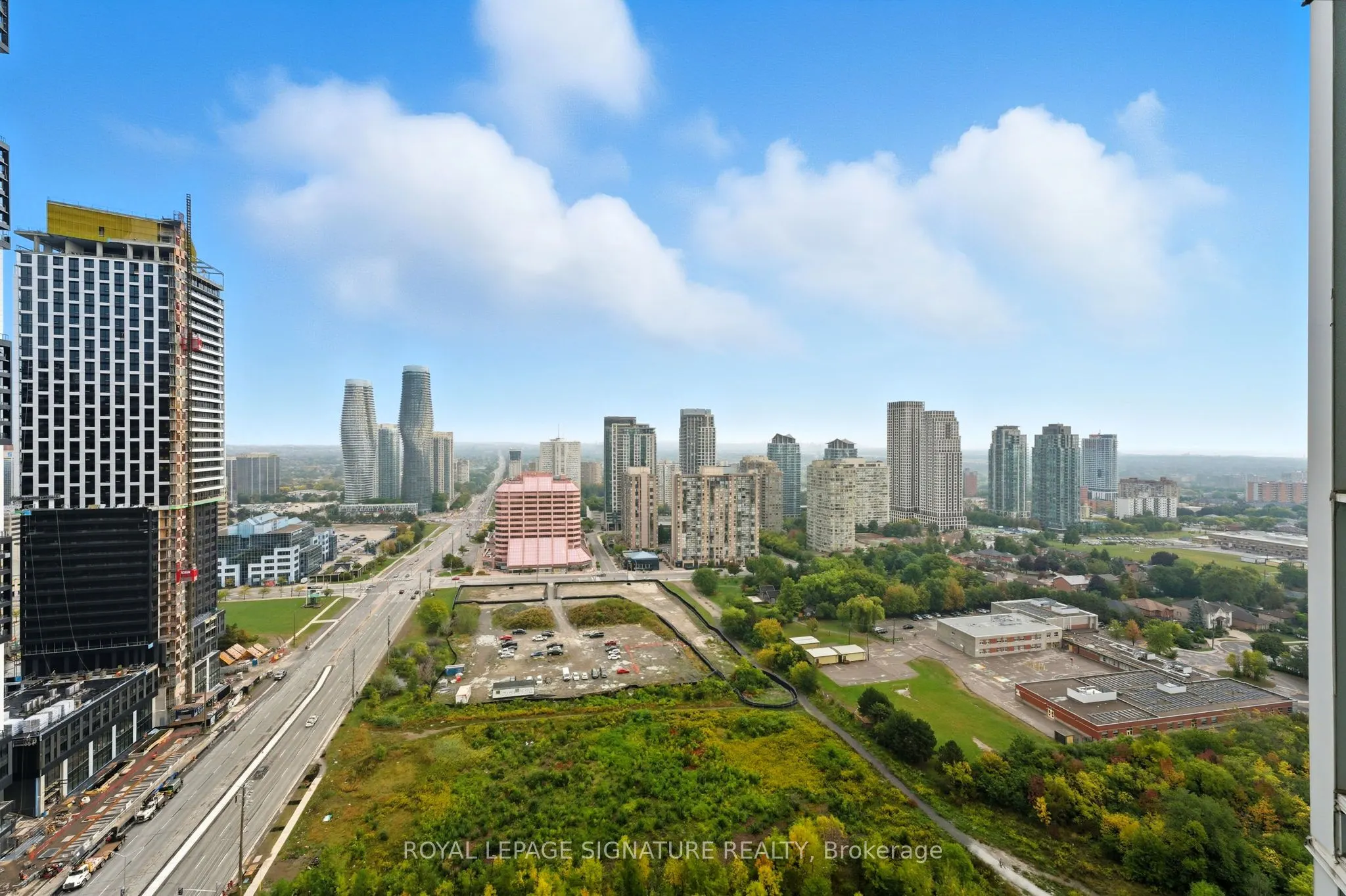 220 Burnhamthorpe Road W, #2702
