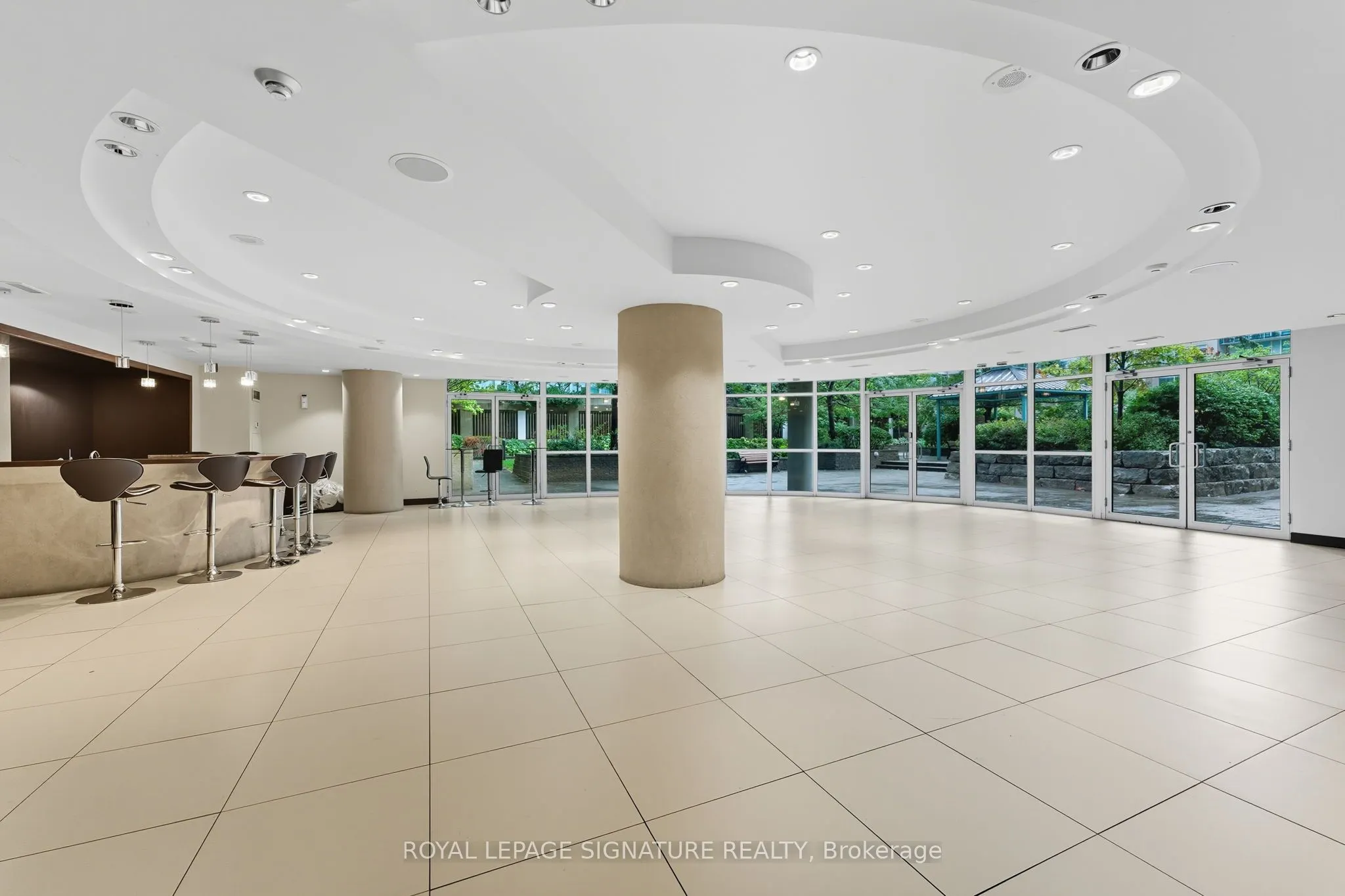 220 Burnhamthorpe Road W, #2702