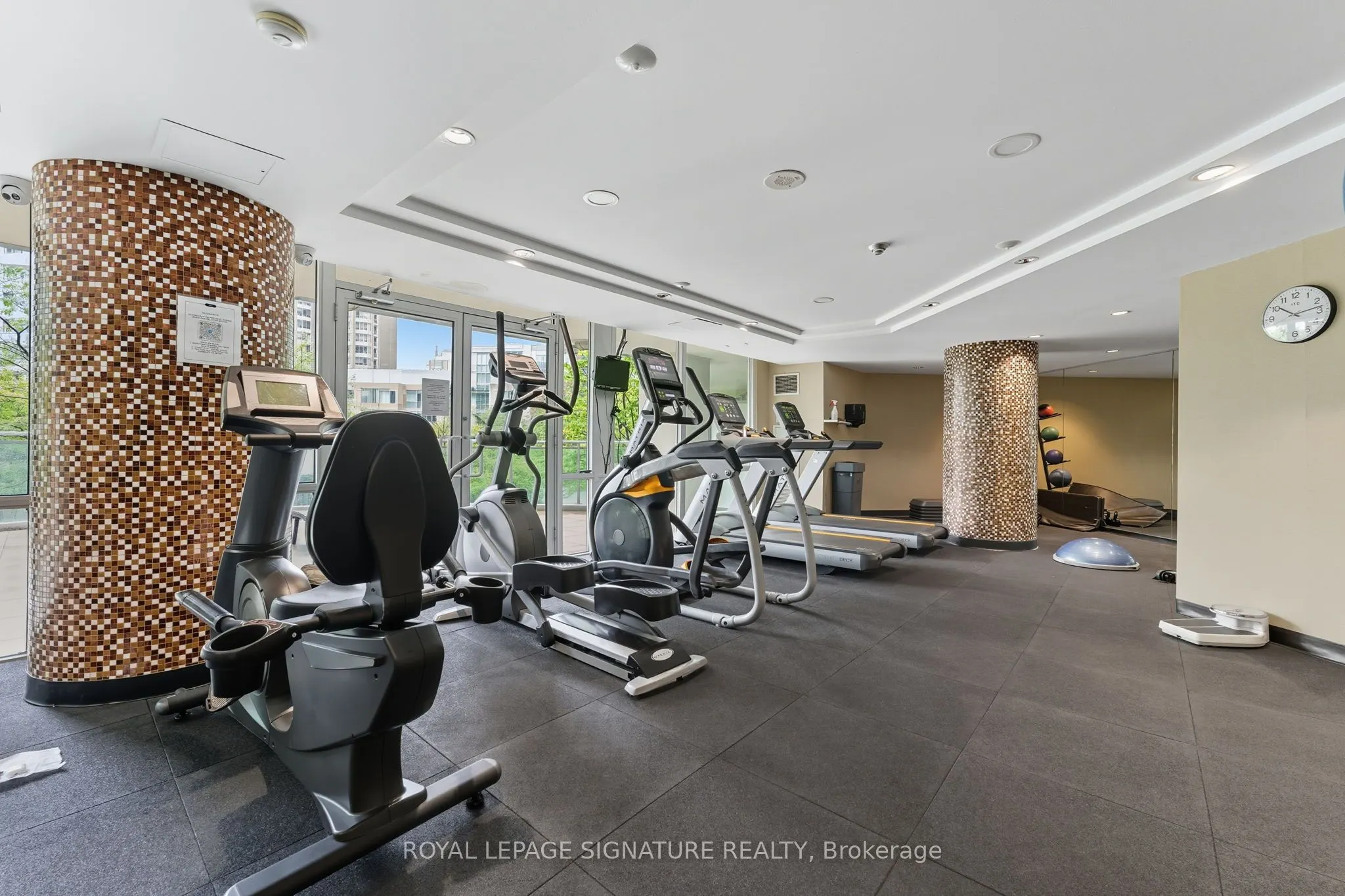 220 Burnhamthorpe Road W, #2702