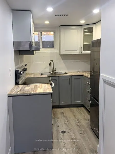 1033 Gardner Avenue, #2