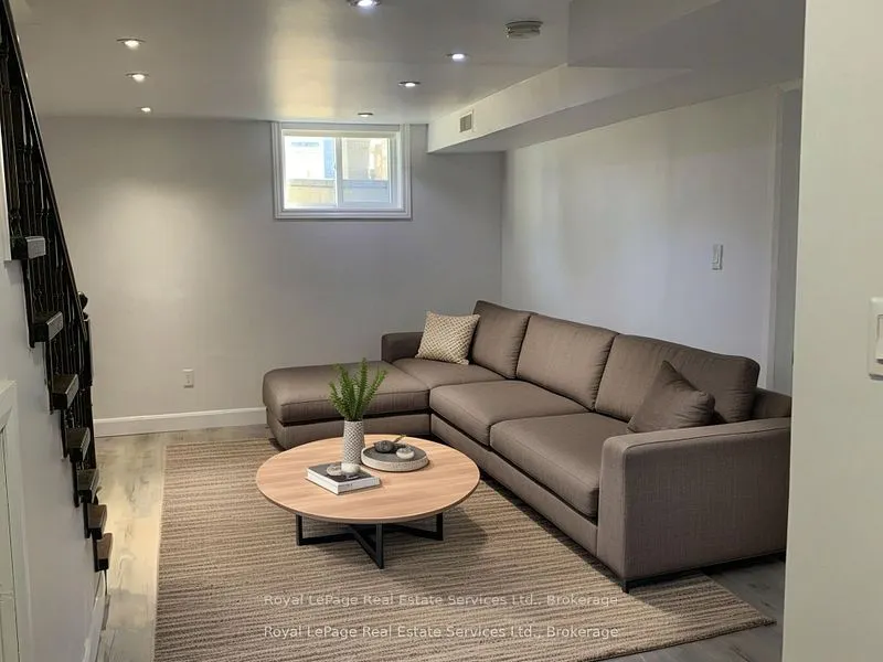 1033 Gardner Avenue, #2