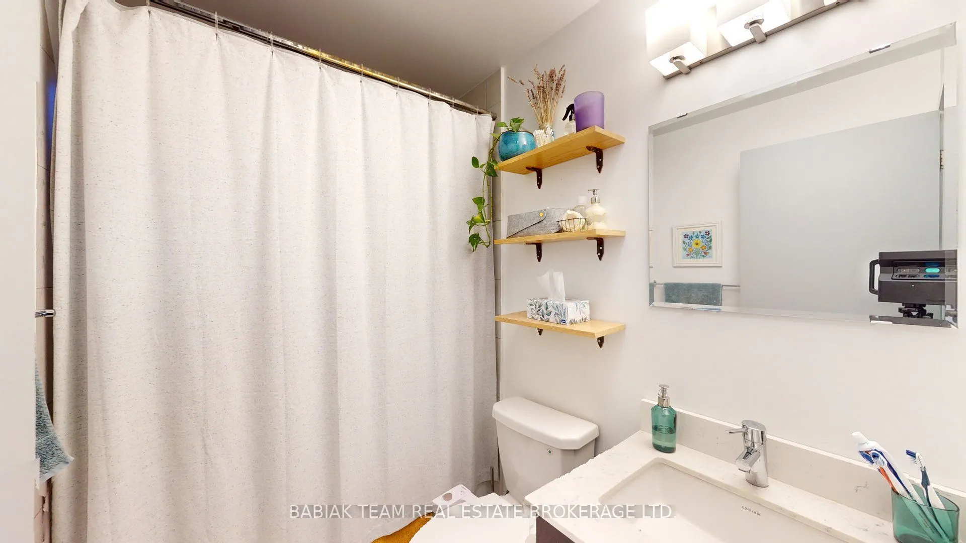 332 High Park Avenue, #301