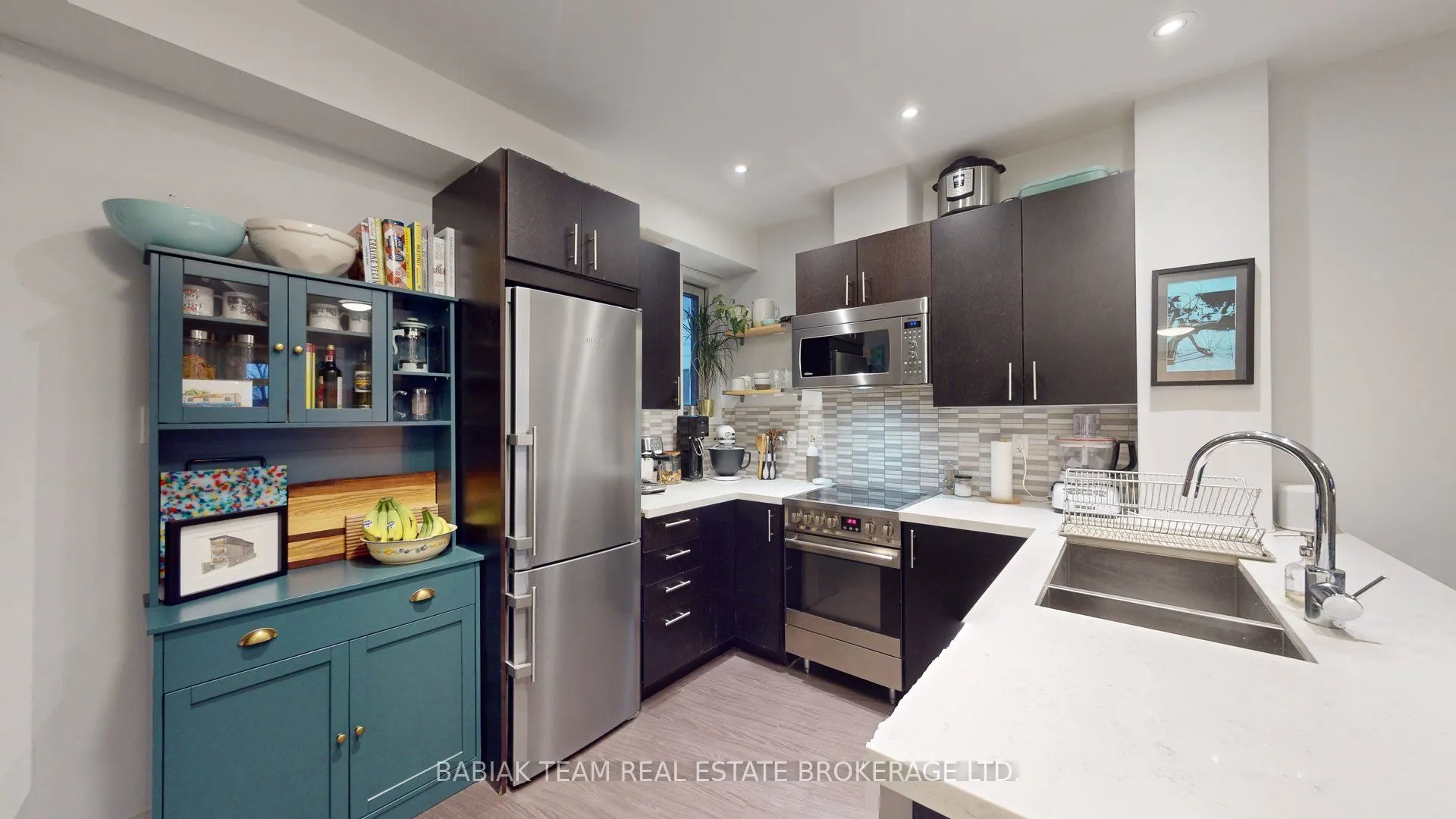 332 High Park Avenue, #301