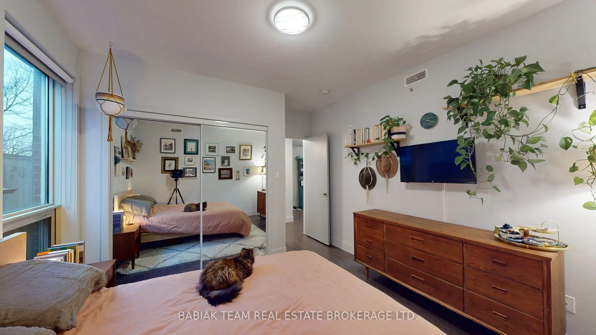 332 High Park Avenue, #301