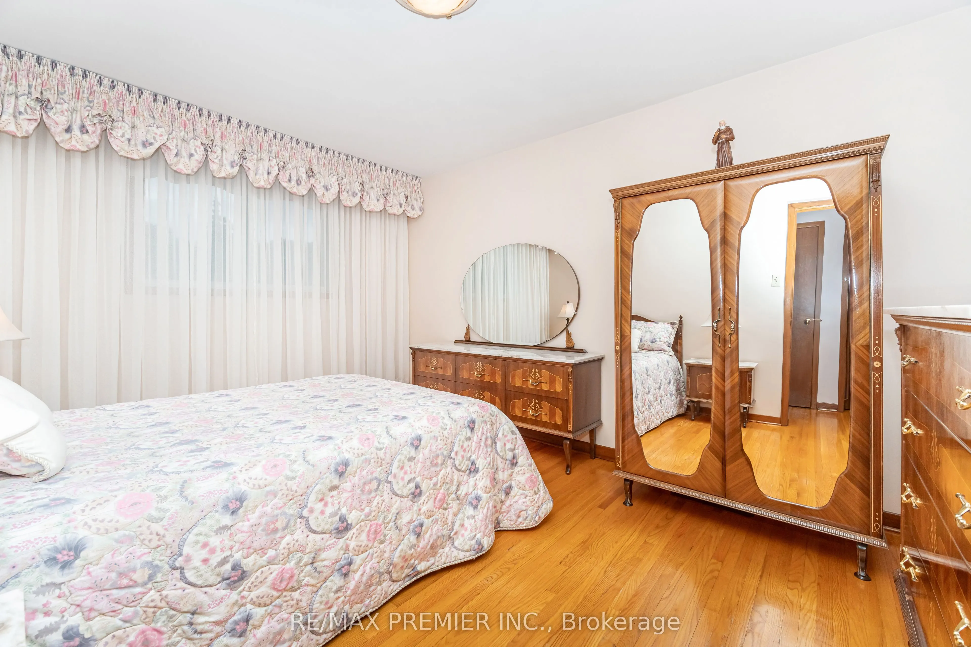 30 Dellbrook Crescent