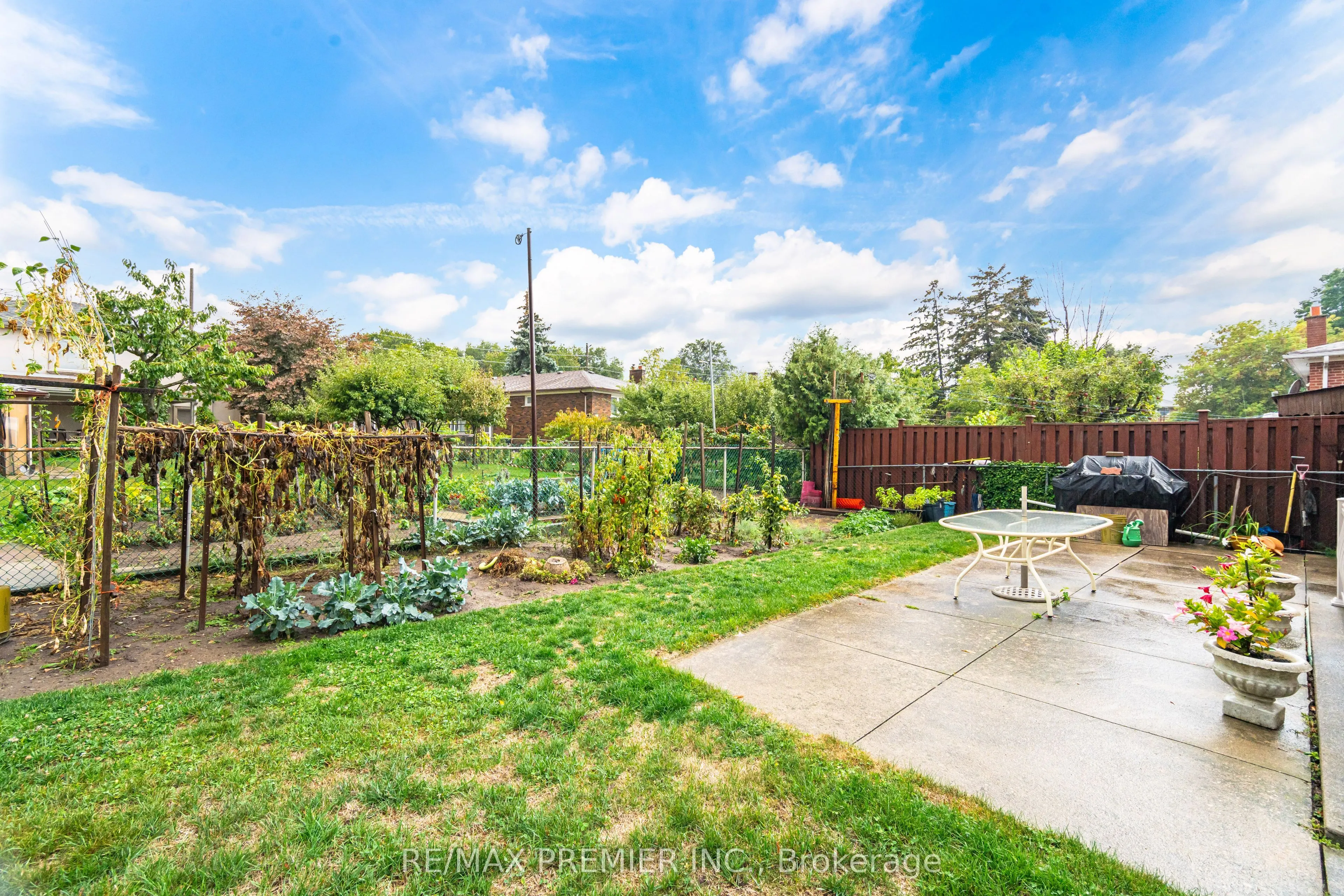 30 Dellbrook Crescent