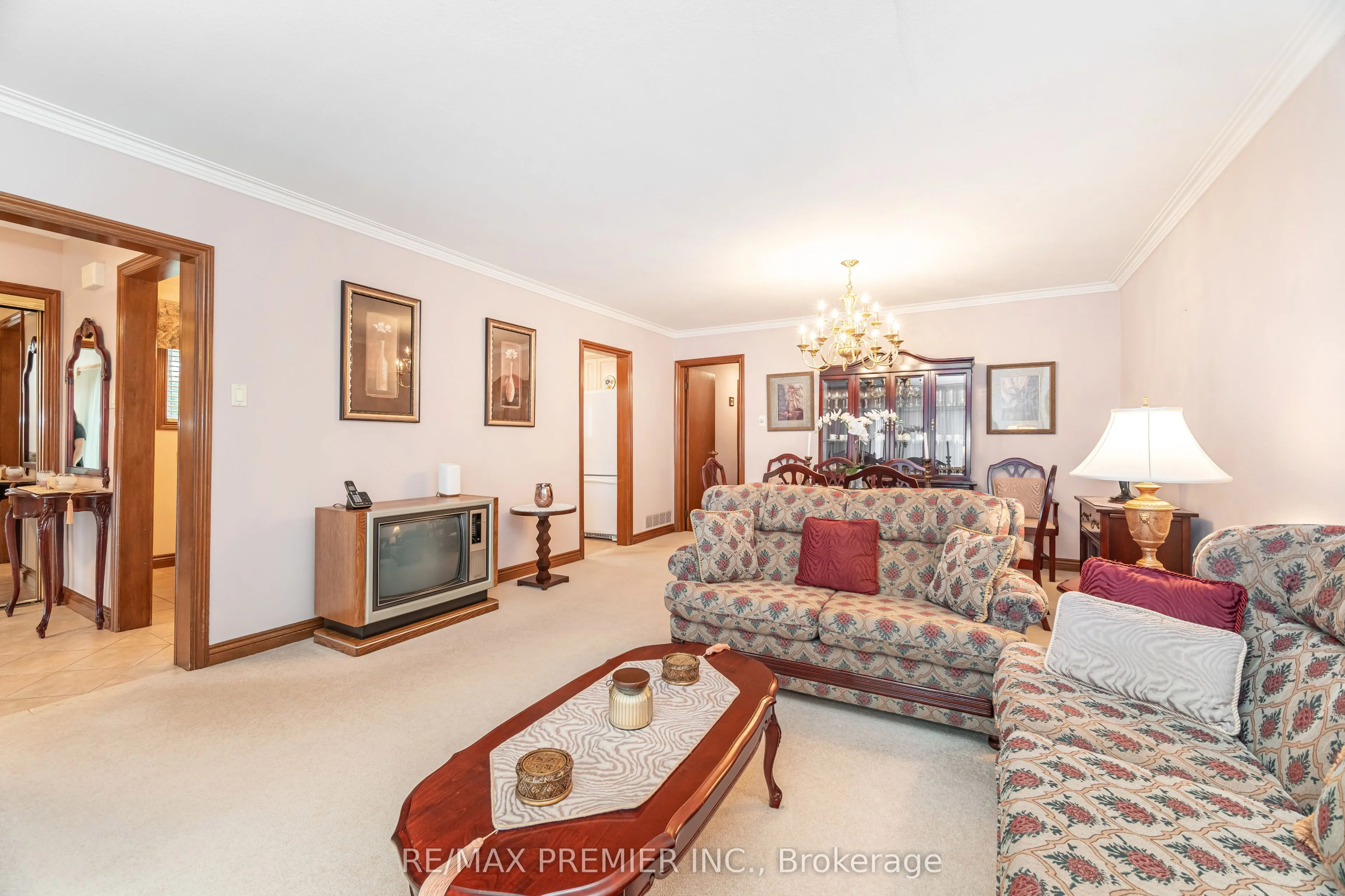 30 Dellbrook Crescent