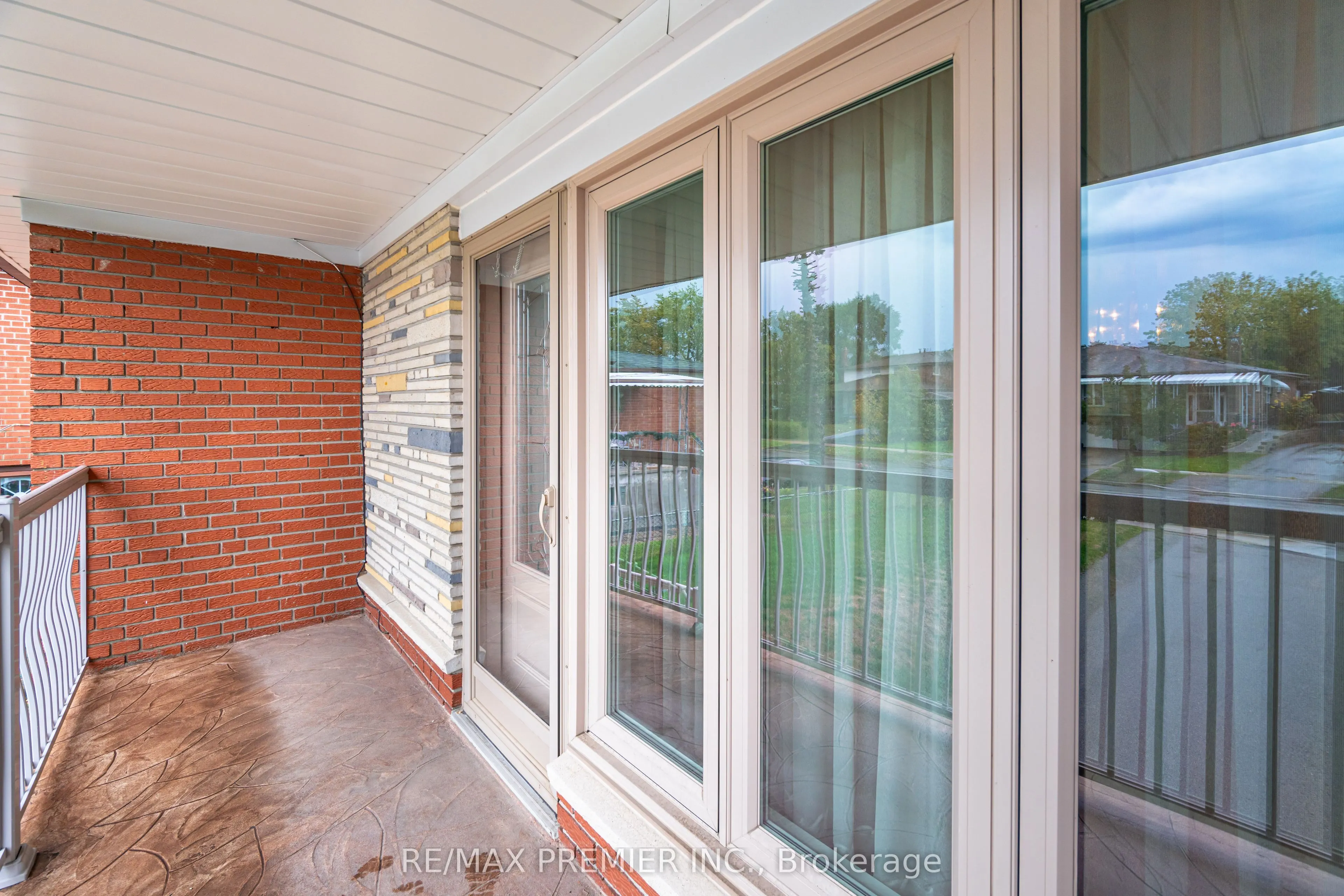 30 Dellbrook Crescent