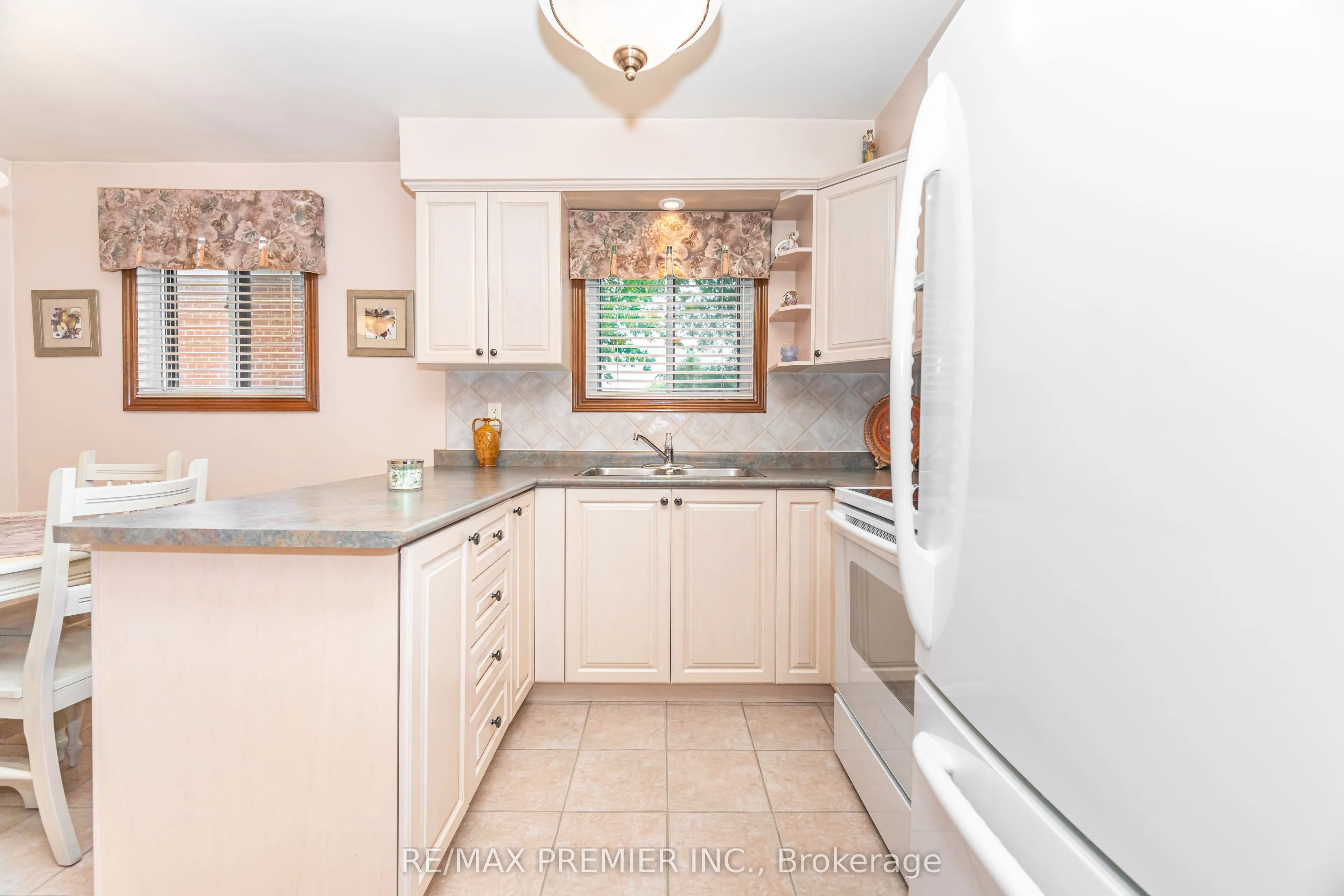 30 Dellbrook Crescent