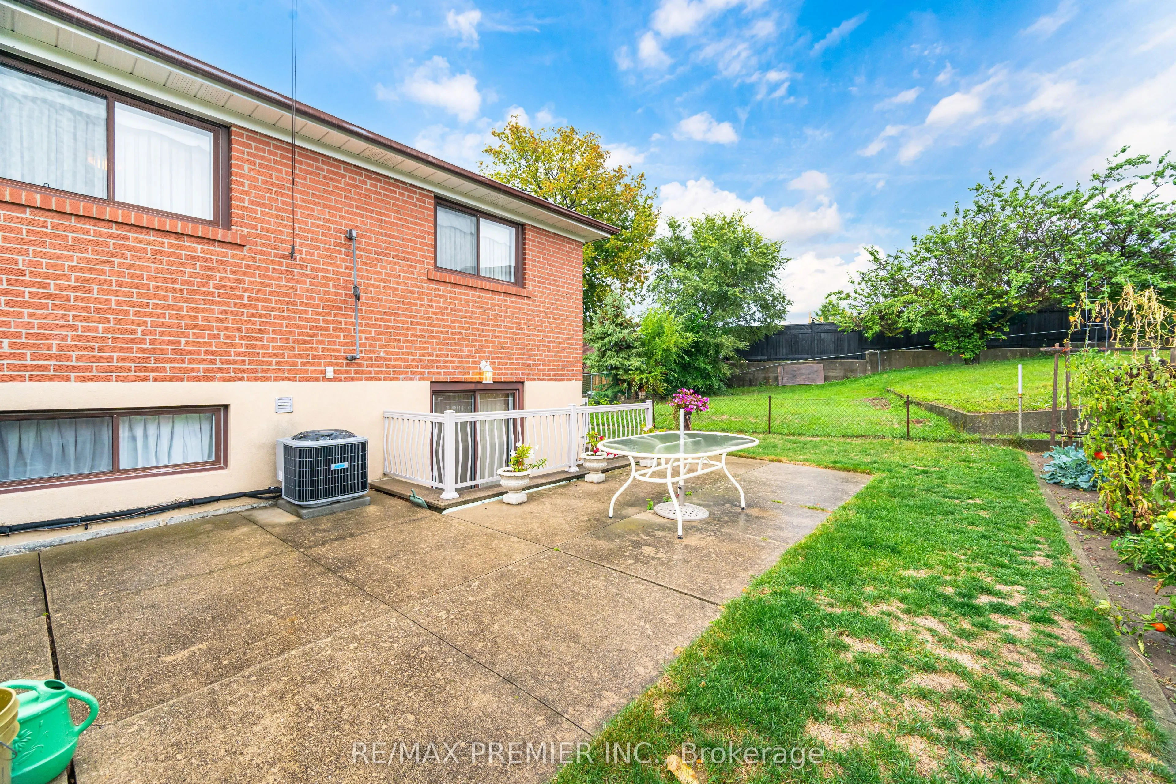 30 Dellbrook Crescent