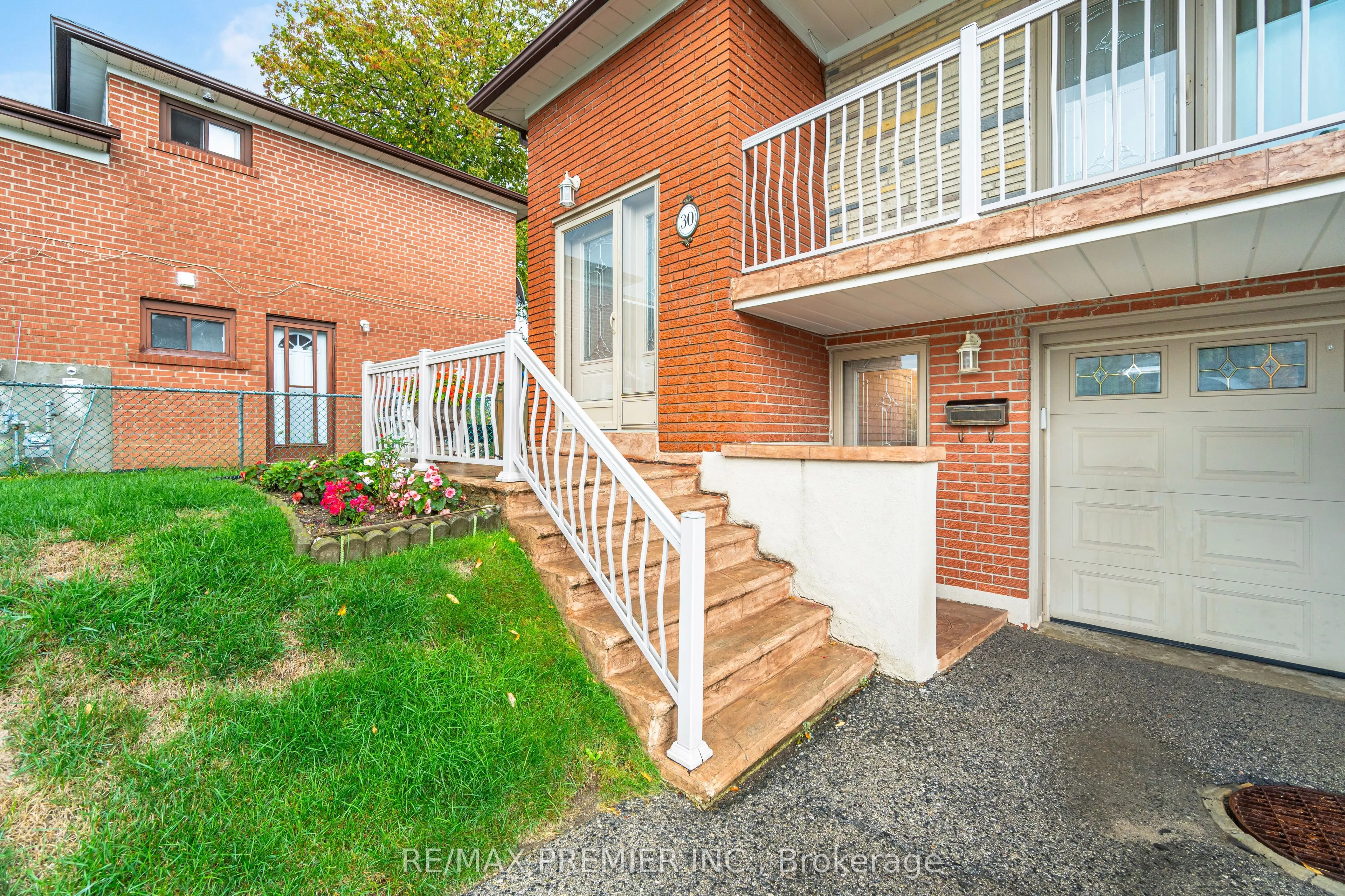 30 Dellbrook Crescent