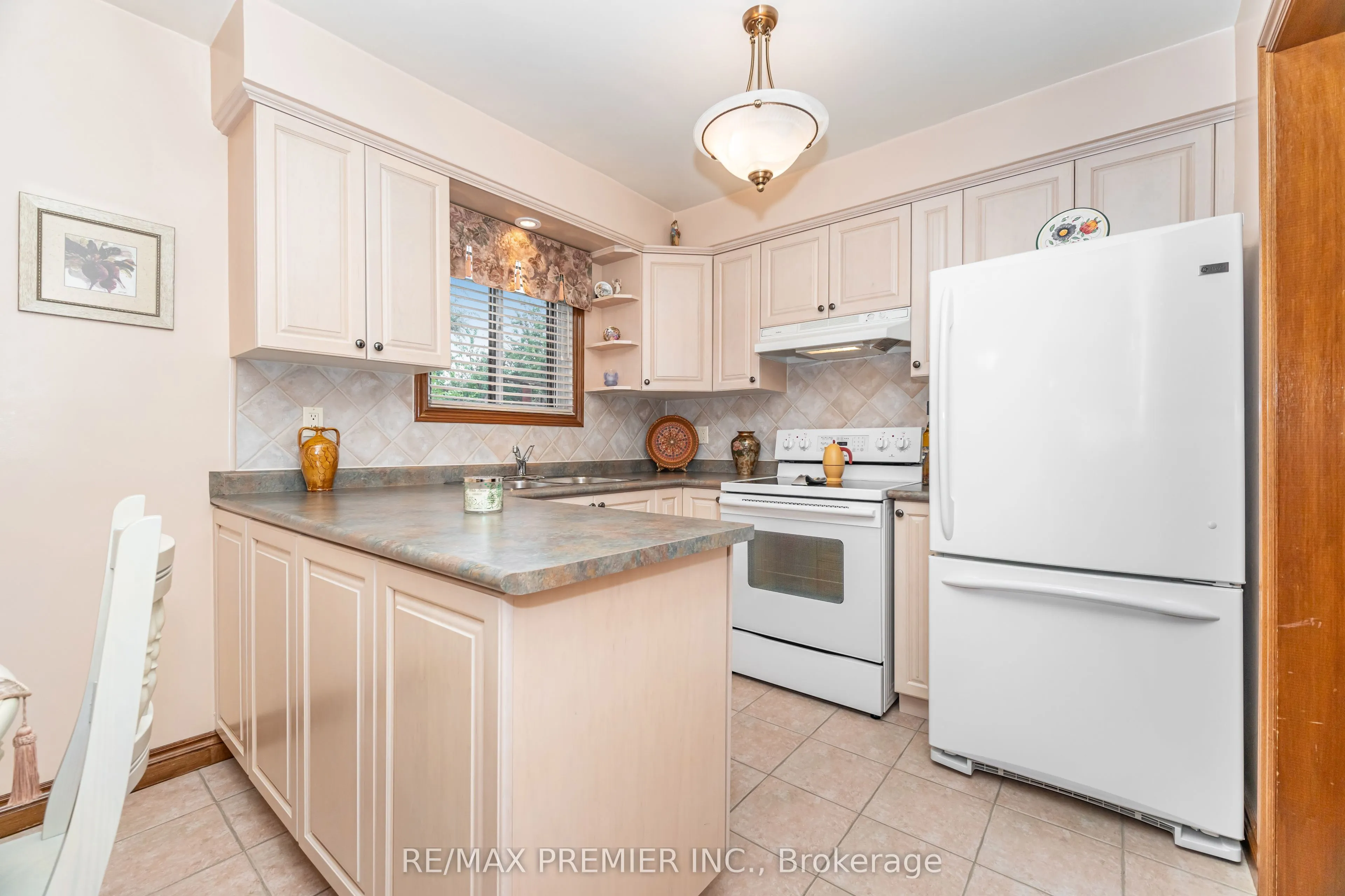 30 Dellbrook Crescent