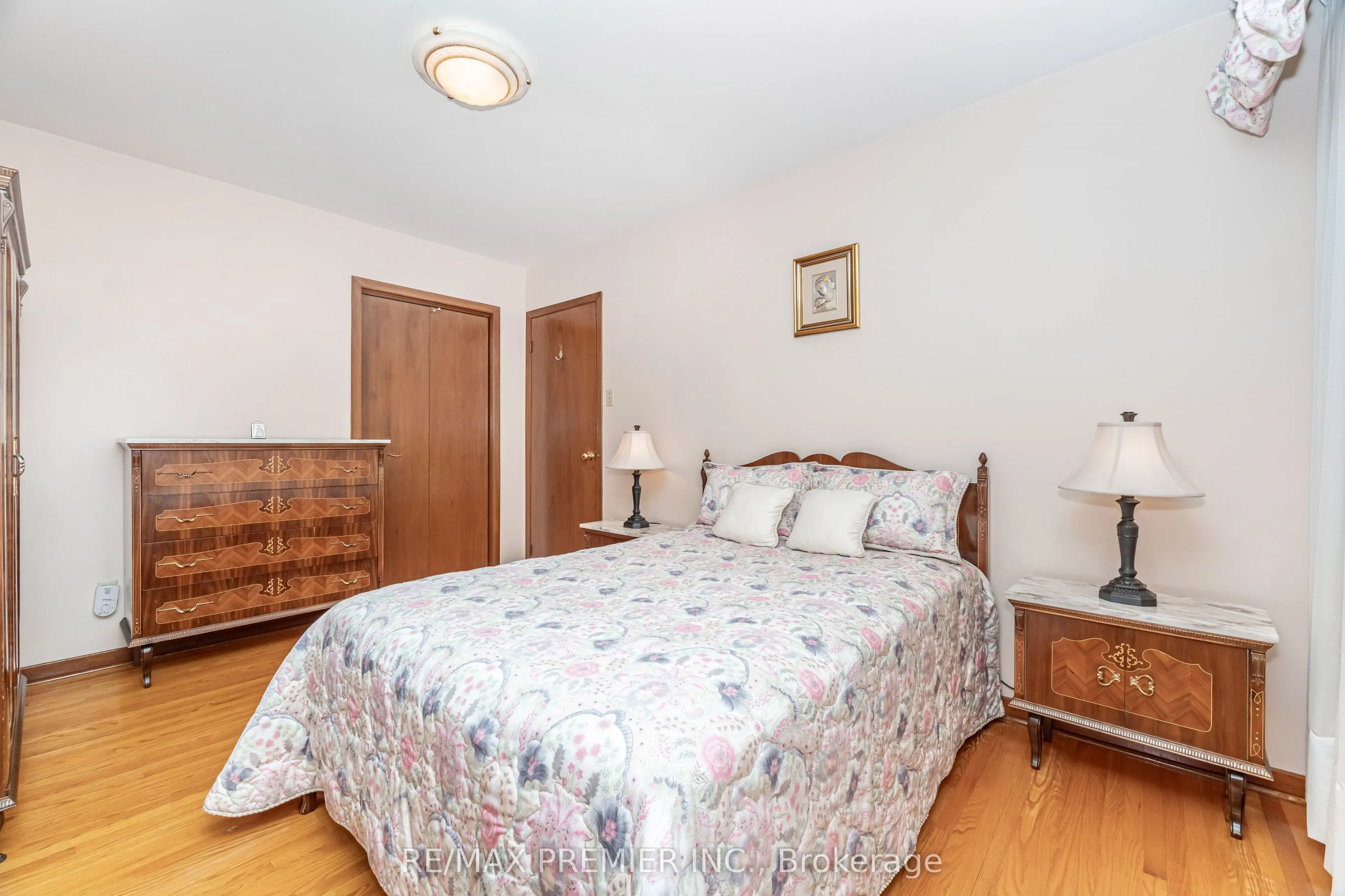 30 Dellbrook Crescent