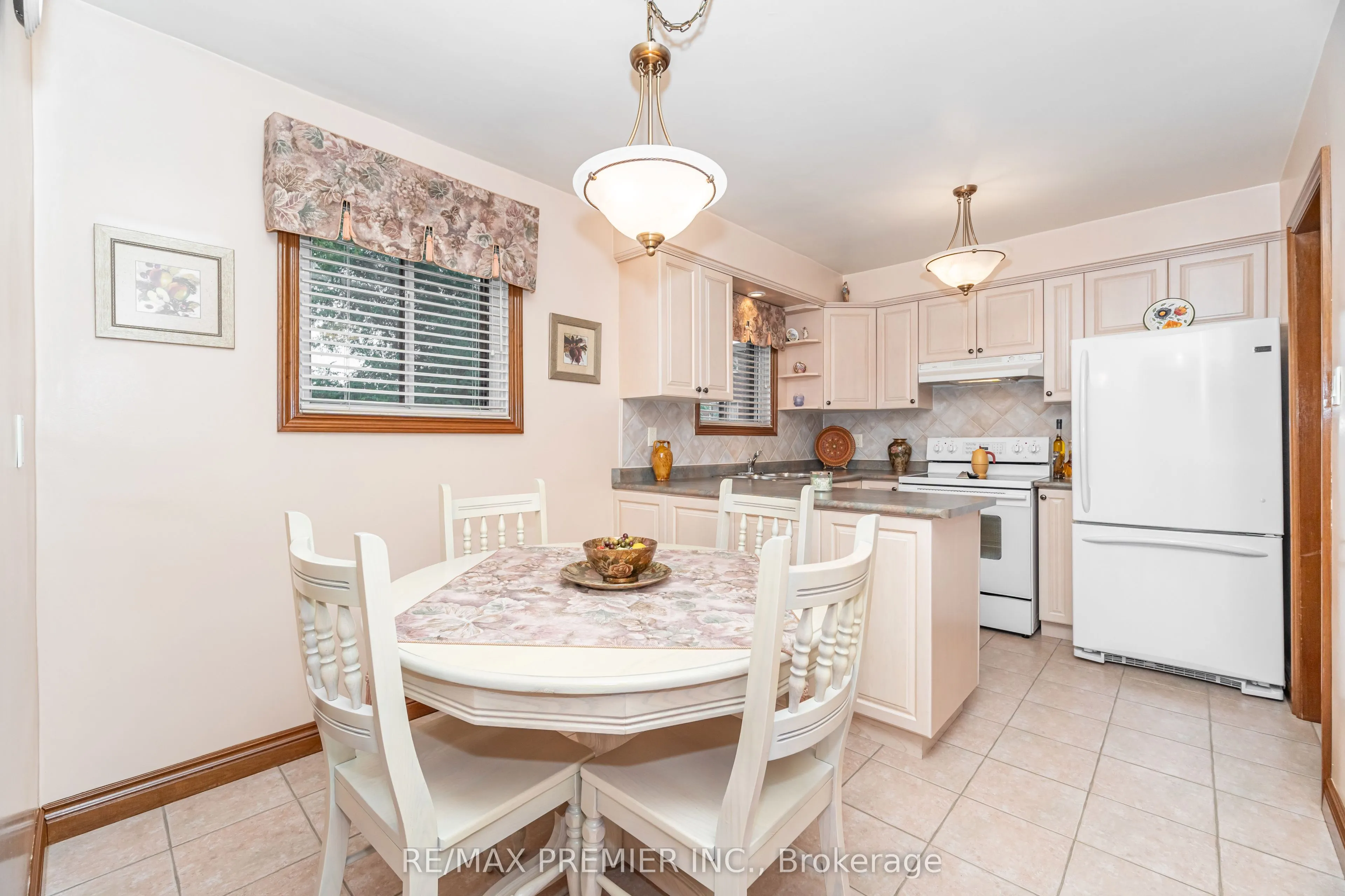 30 Dellbrook Crescent